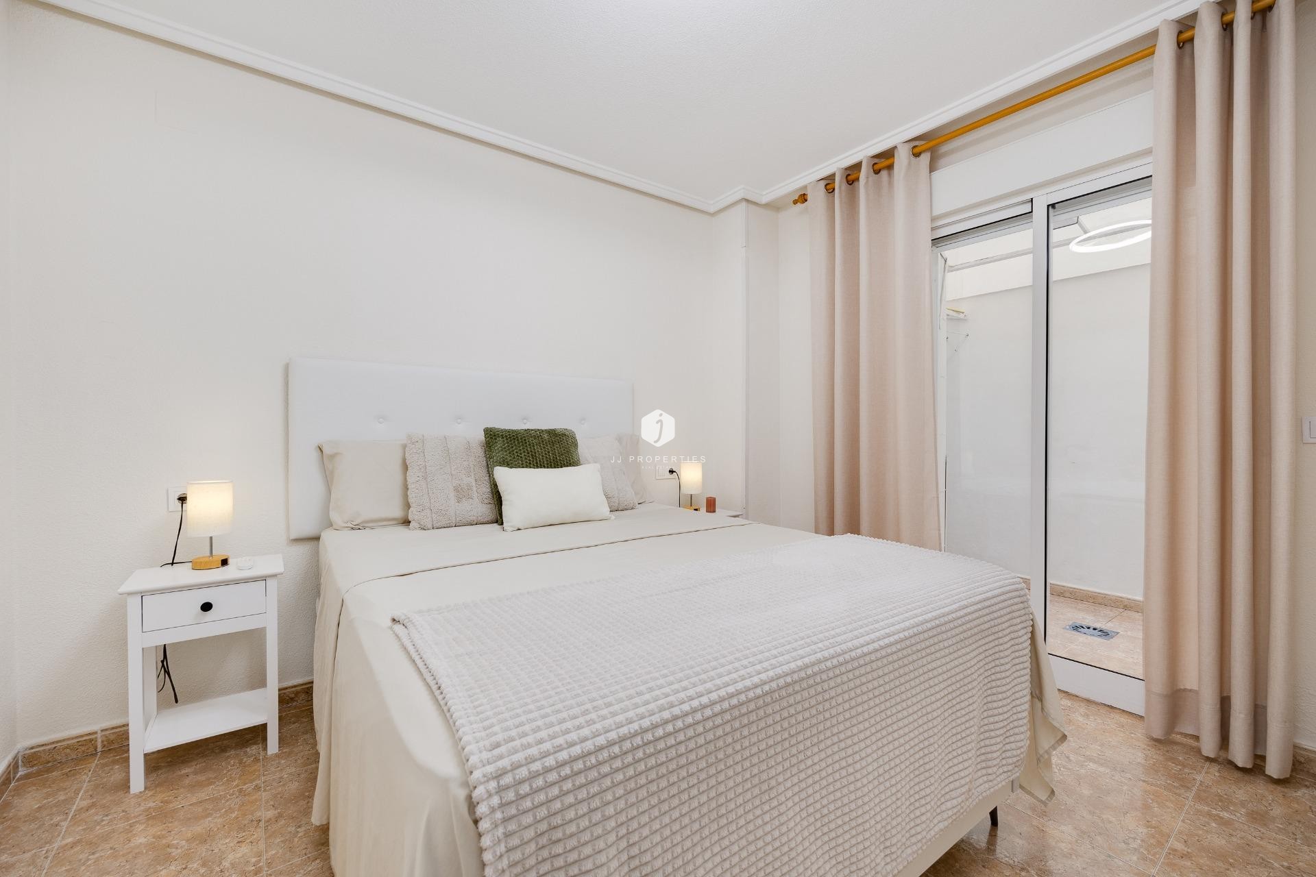 Tweedehands - Appartement / flat -
Torrevieja - Centro