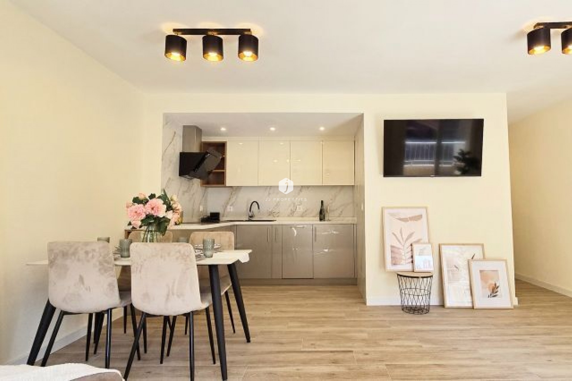 Tweedehands - Appartement / flat -
Torrevieja - Centro