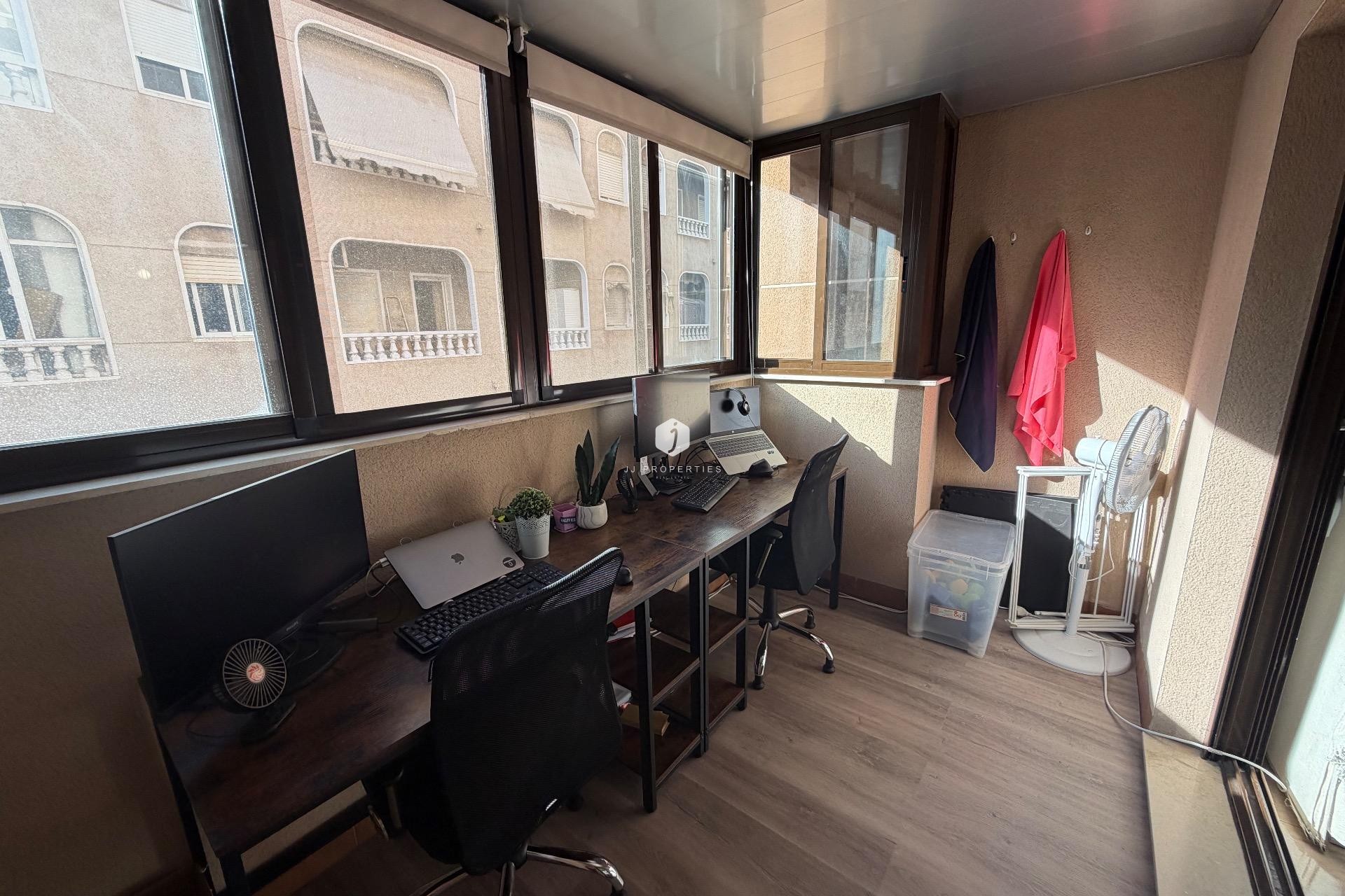 Tweedehands - Appartement / flat -
Torrevieja - Centro