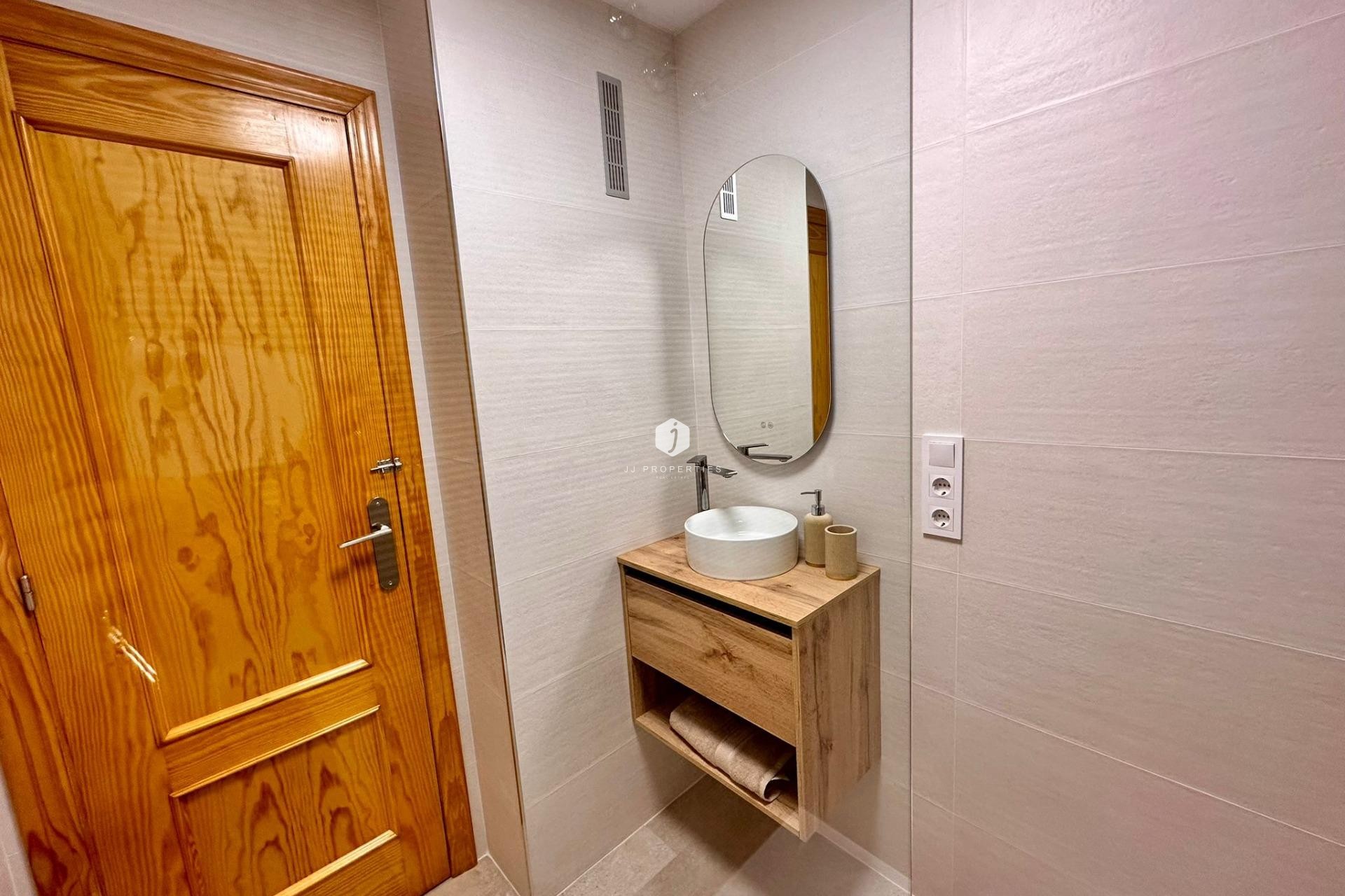 Tweedehands - Appartement / flat -
Torrevieja - Centro