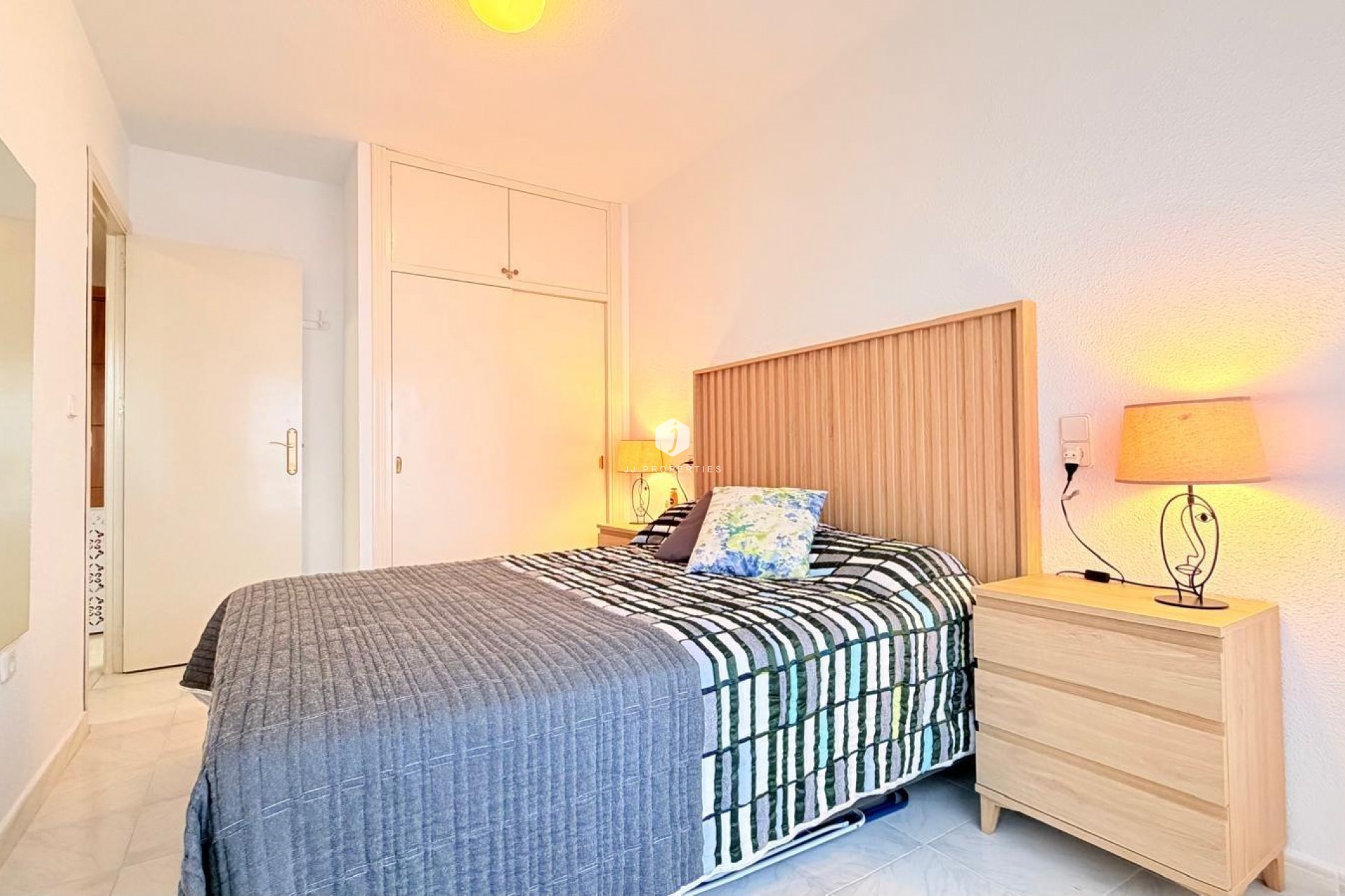 Tweedehands - Appartement / flat -
Torrevieja - Centro