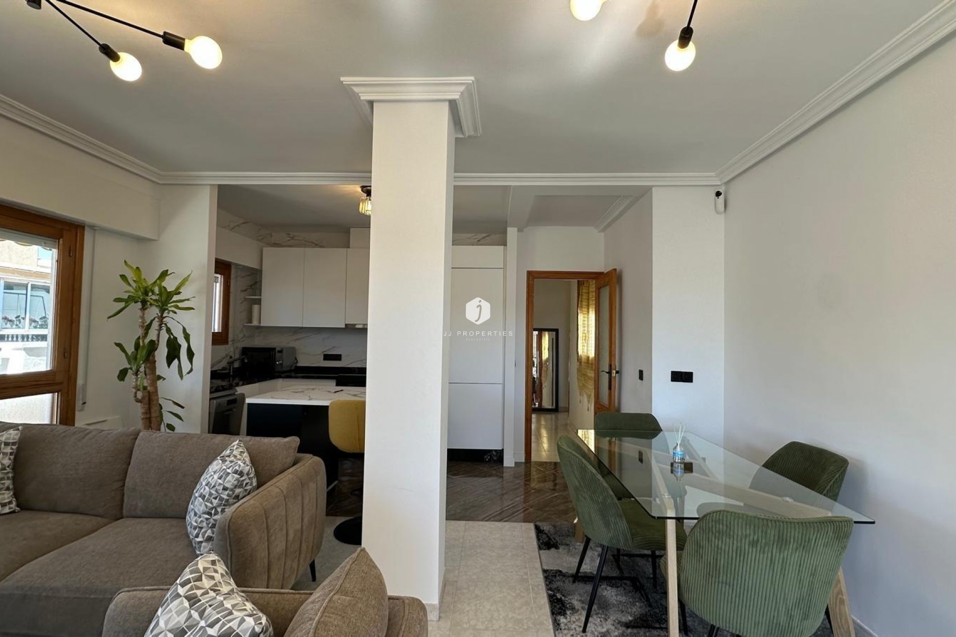 Tweedehands - Appartement / flat -
Torrevieja - Centro