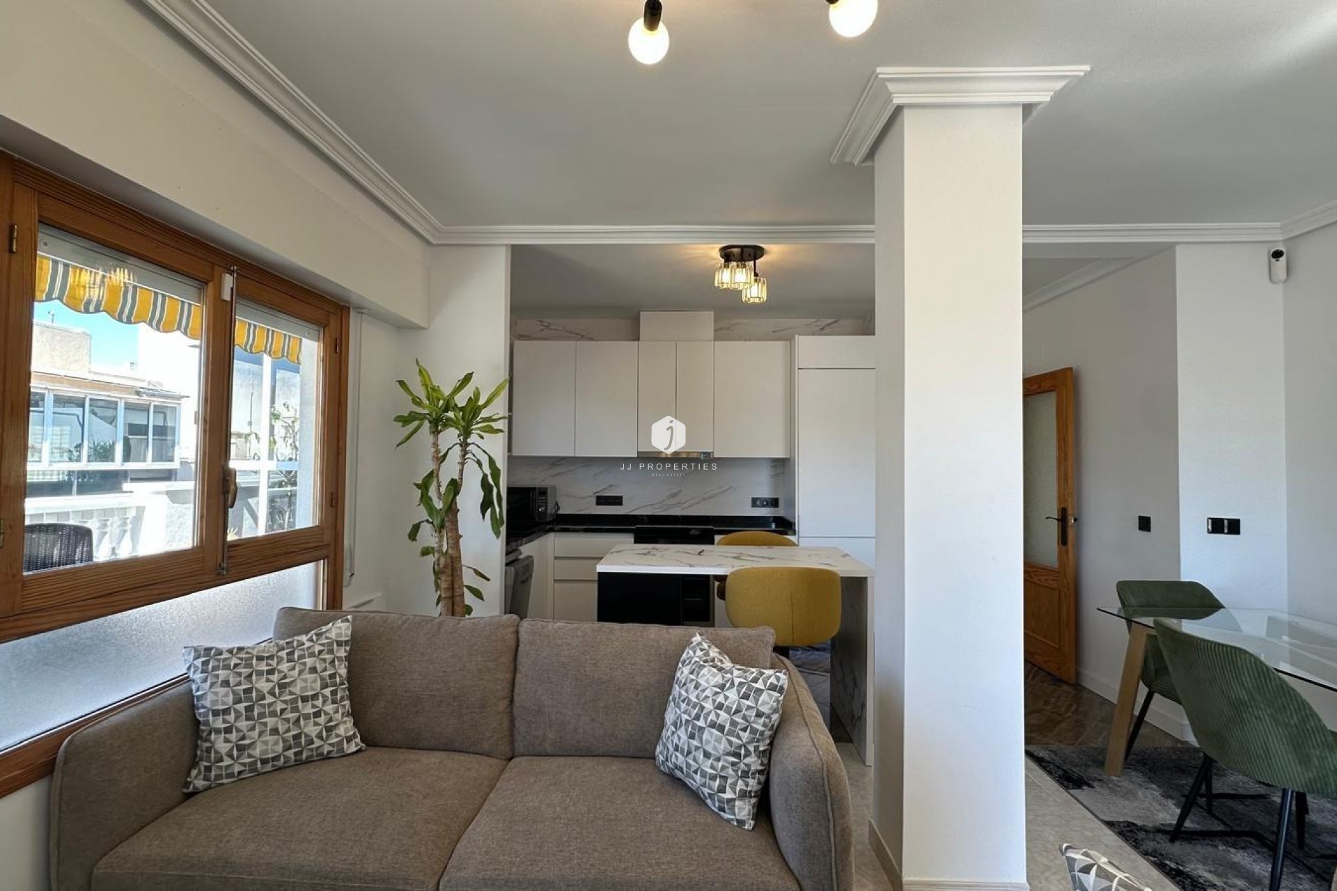 Tweedehands - Appartement / flat -
Torrevieja - Centro