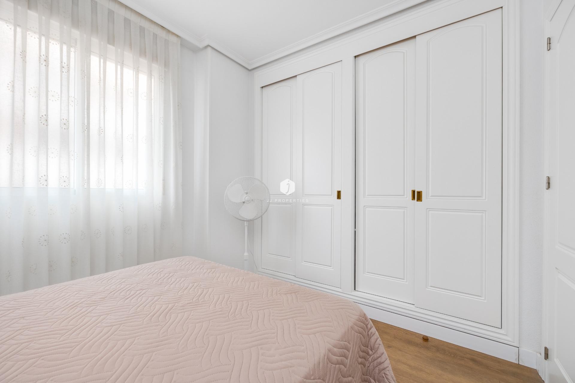 Tweedehands - Appartement / flat -
Torrevieja - Centro