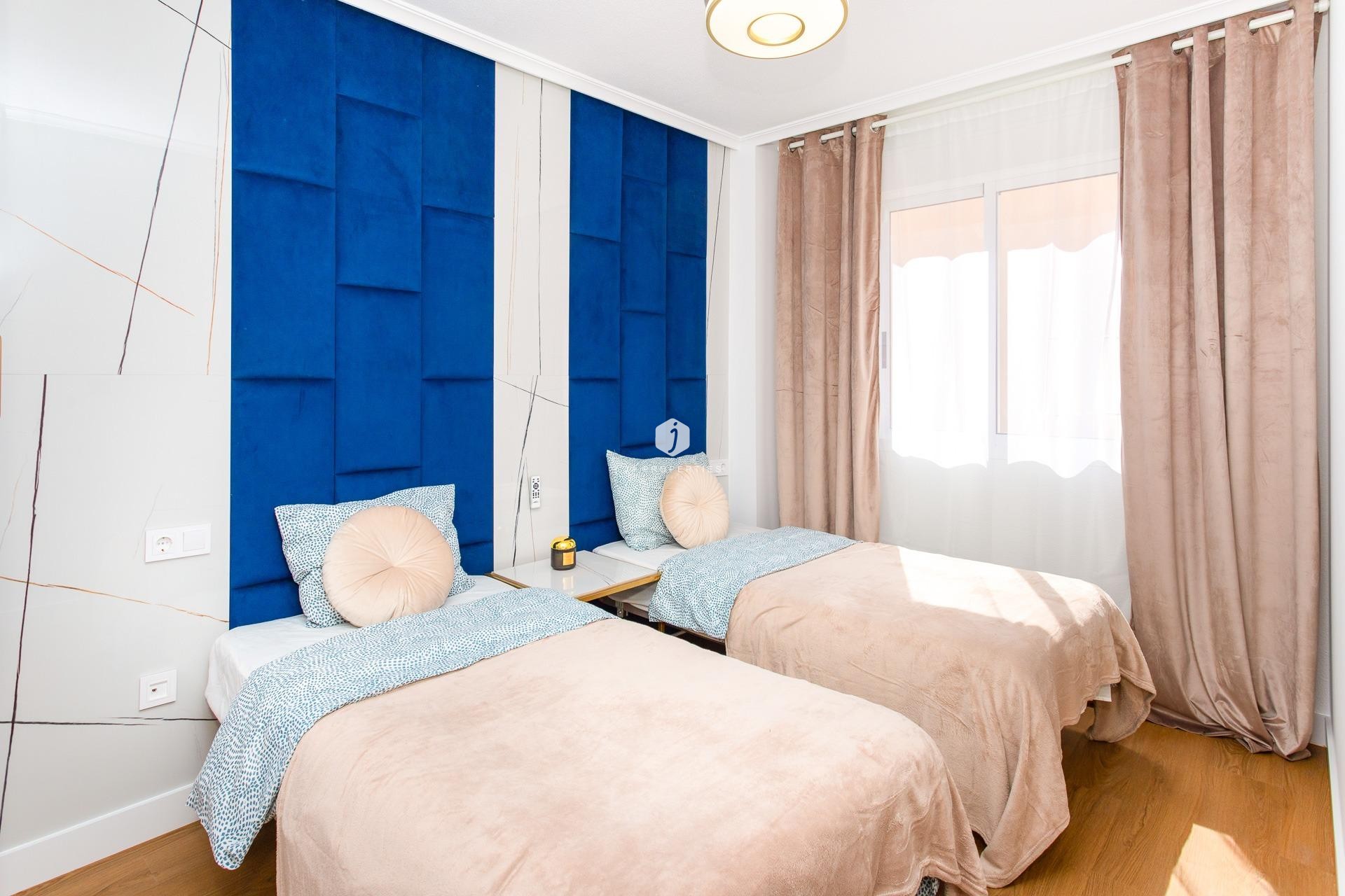 Tweedehands - Appartement / flat -
Torrevieja - Centro