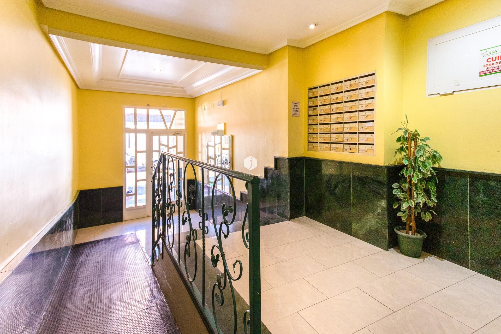 Tweedehands - Appartement / flat -
Torrevieja - Centro