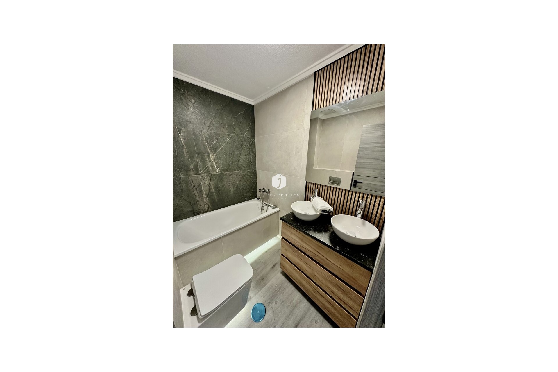 Tweedehands - Appartement / flat -
Torrevieja - Centro