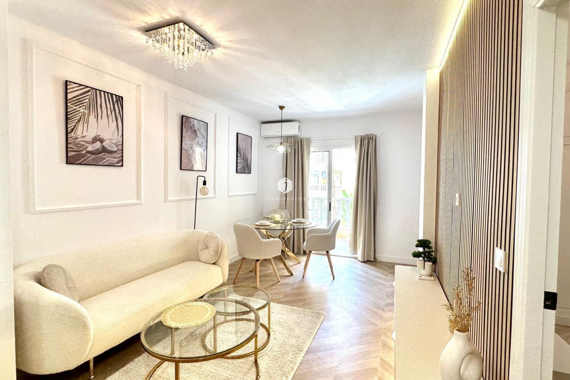 Tweedehands - Appartement / flat -
Torrevieja - Centro