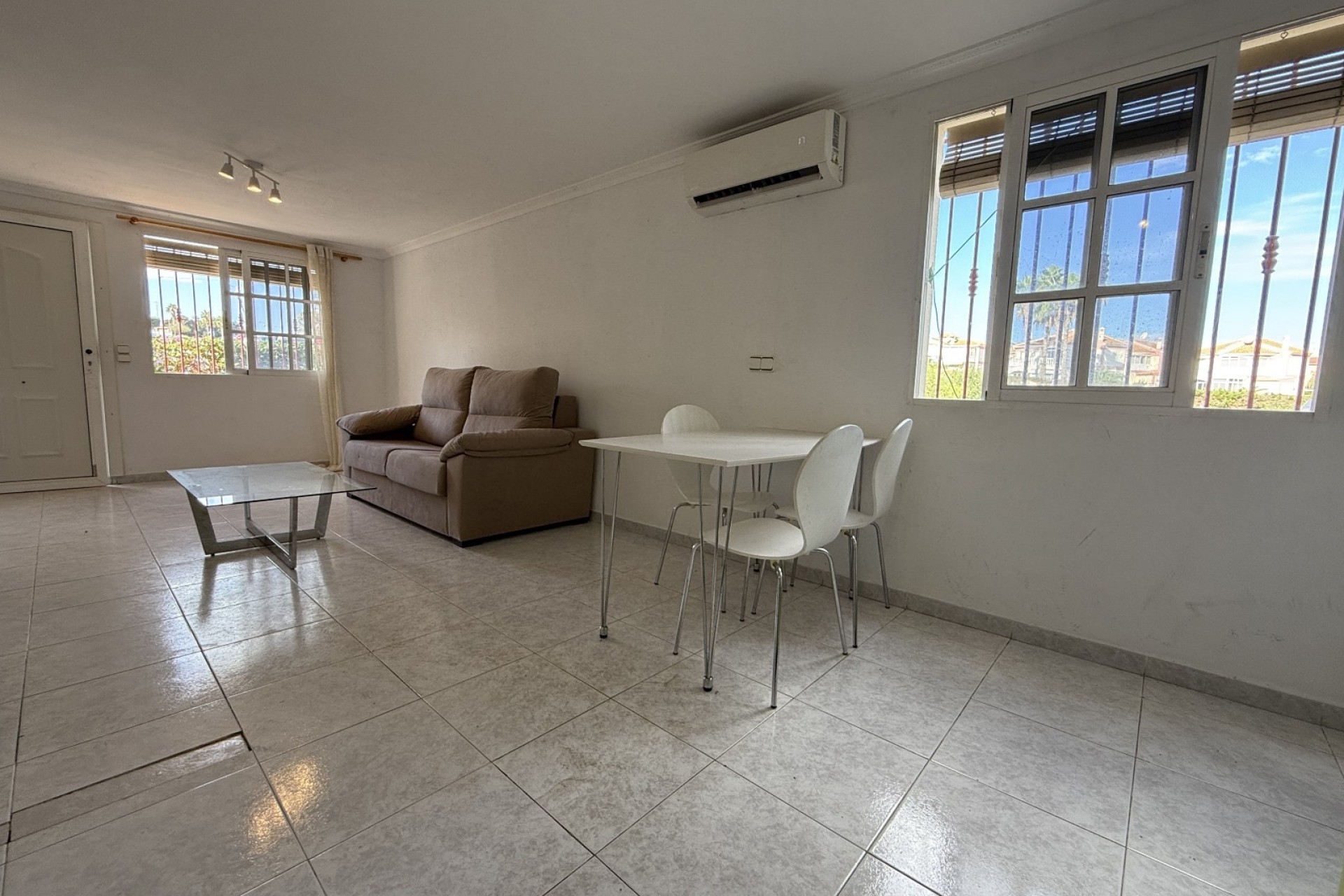 Tweedehands - Appartement / flat -
Torrevieja - Costa Blanca