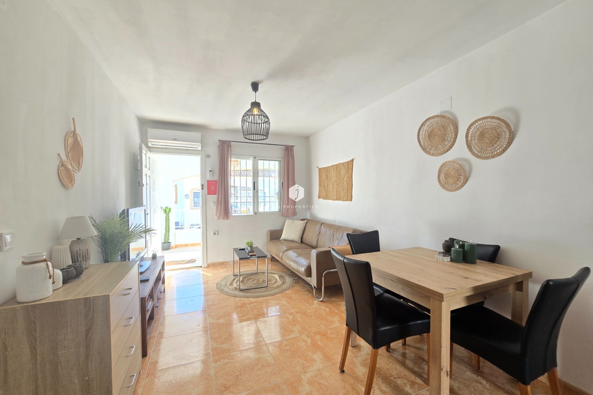 Tweedehands - Appartement / flat -
Torrevieja - Costa Blanca