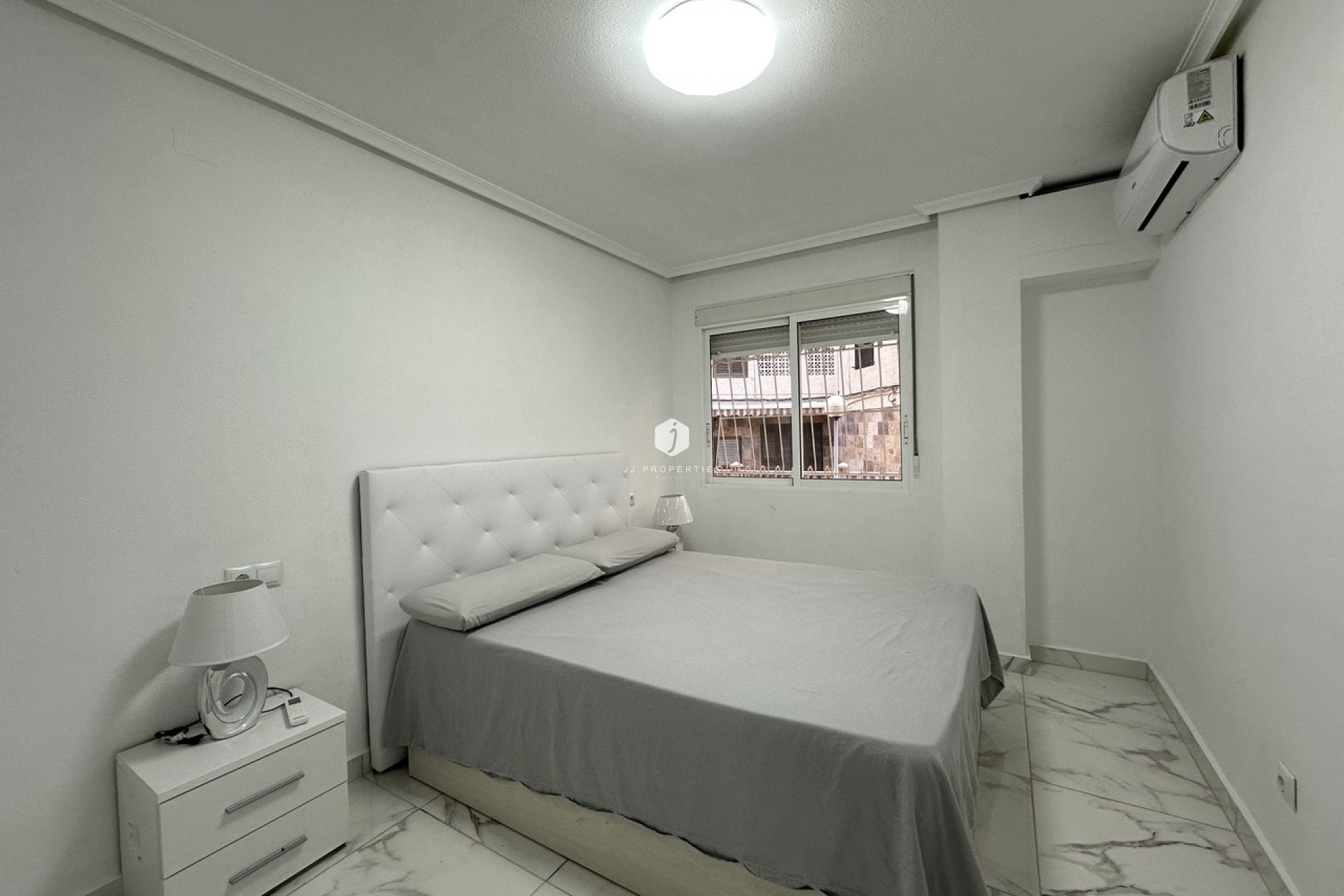 Tweedehands - Appartement / flat -
Torrevieja - Costa Blanca