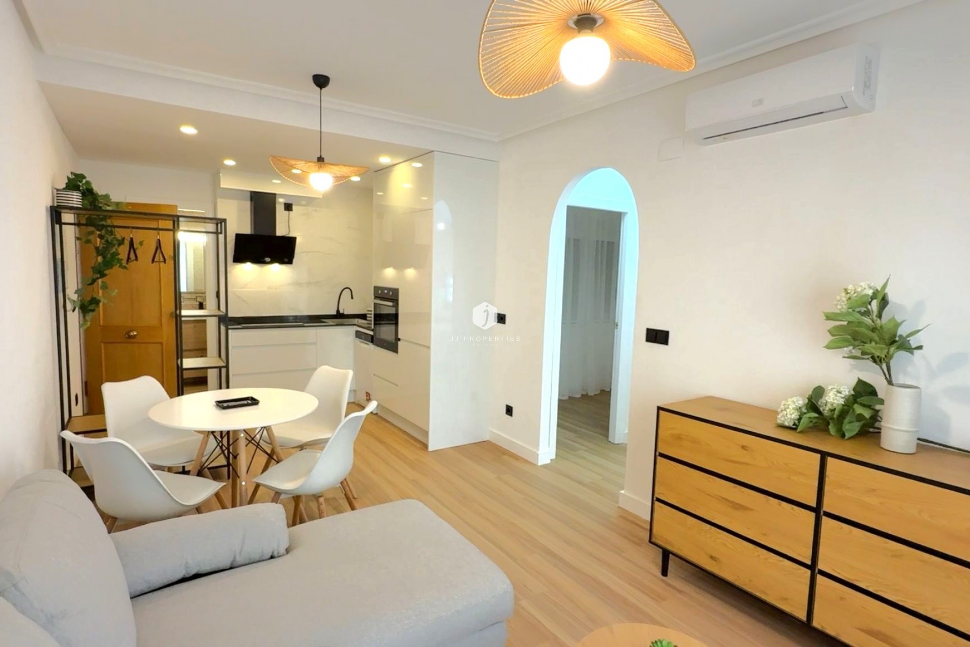 Tweedehands - Appartement / flat -
Torrevieja - Costa Blanca