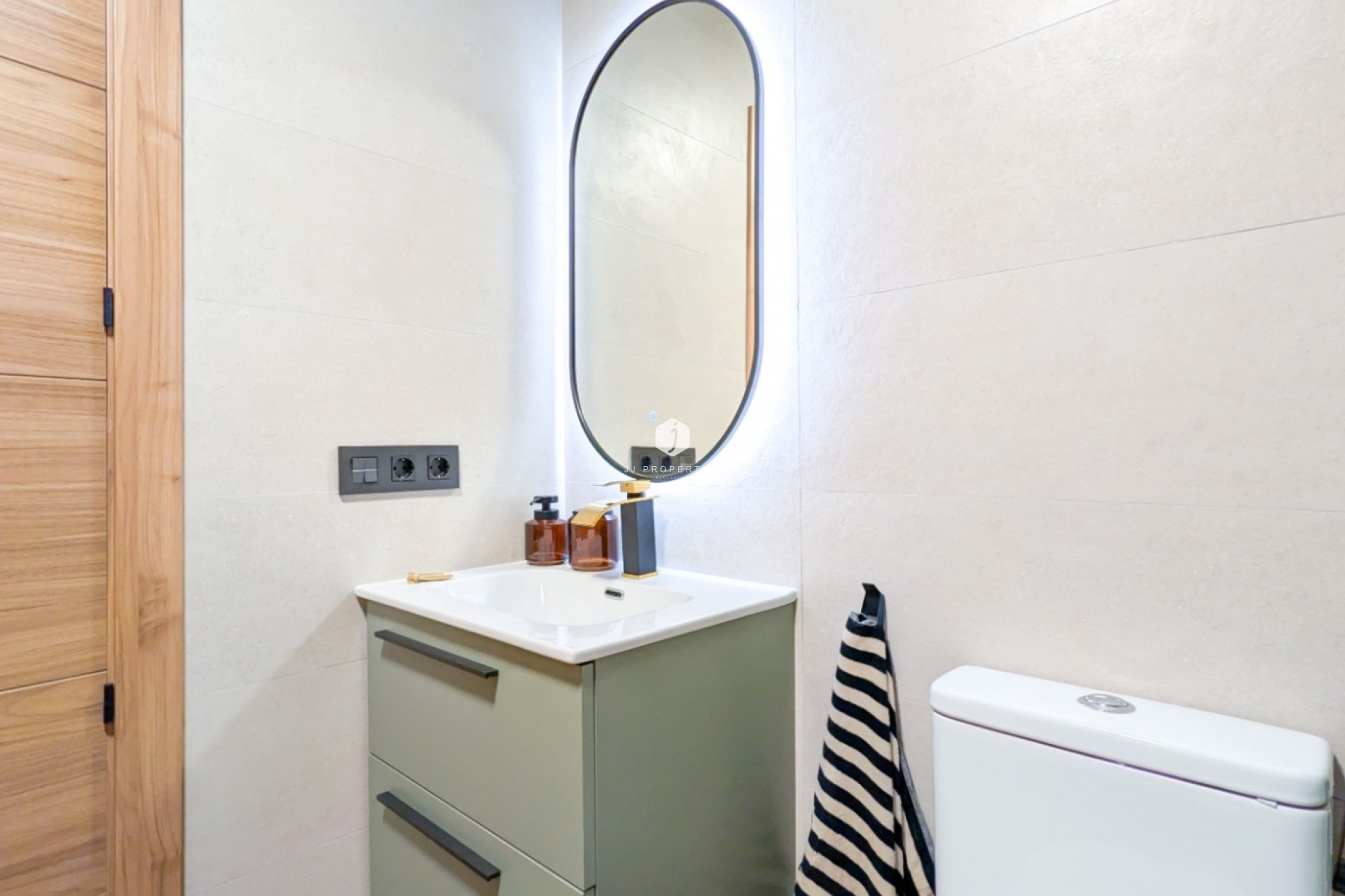 Tweedehands - Appartement / flat -
Torrevieja - Costa Blanca