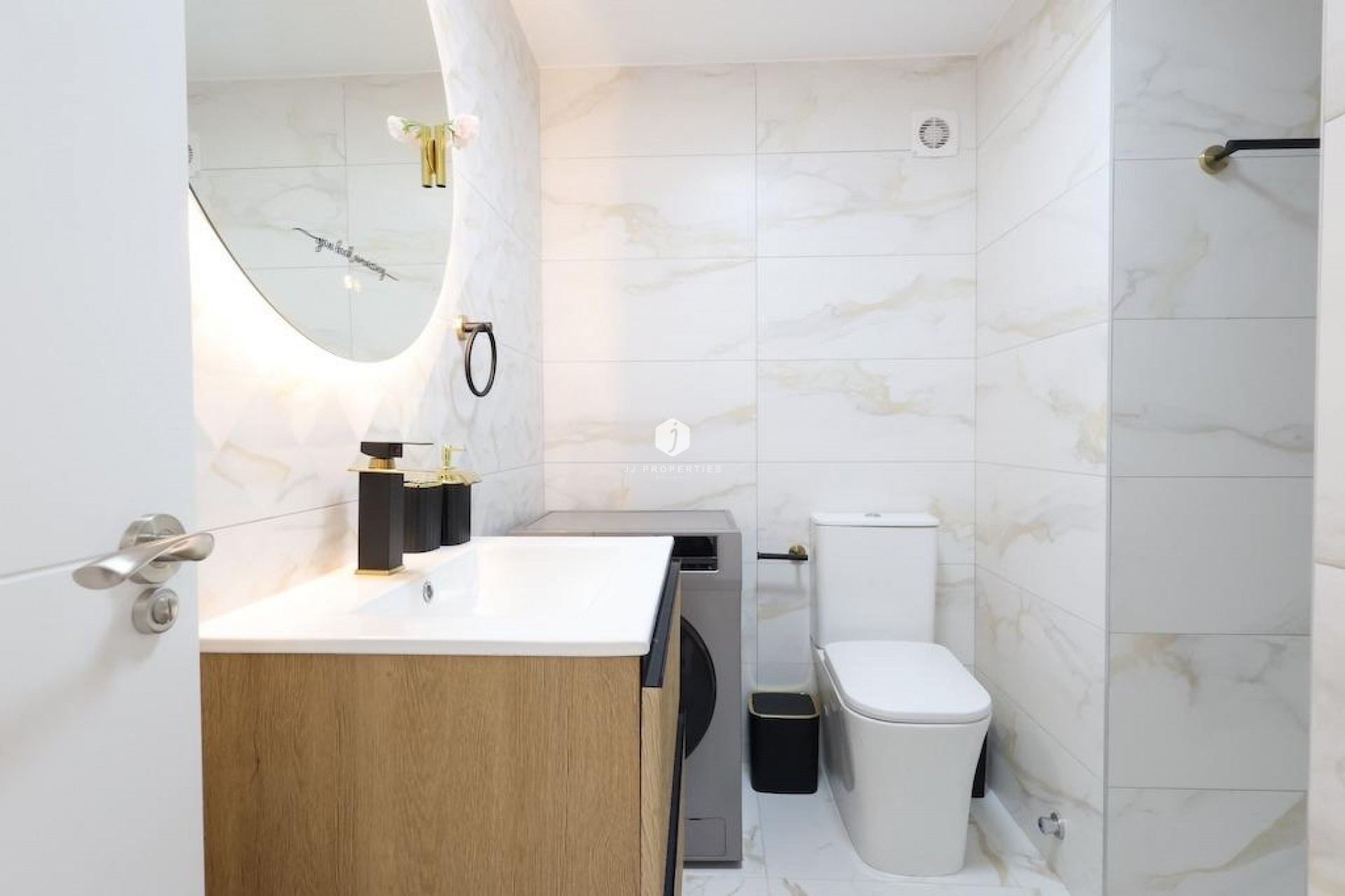 Tweedehands - Appartement / flat -
Torrevieja - Costa Blanca