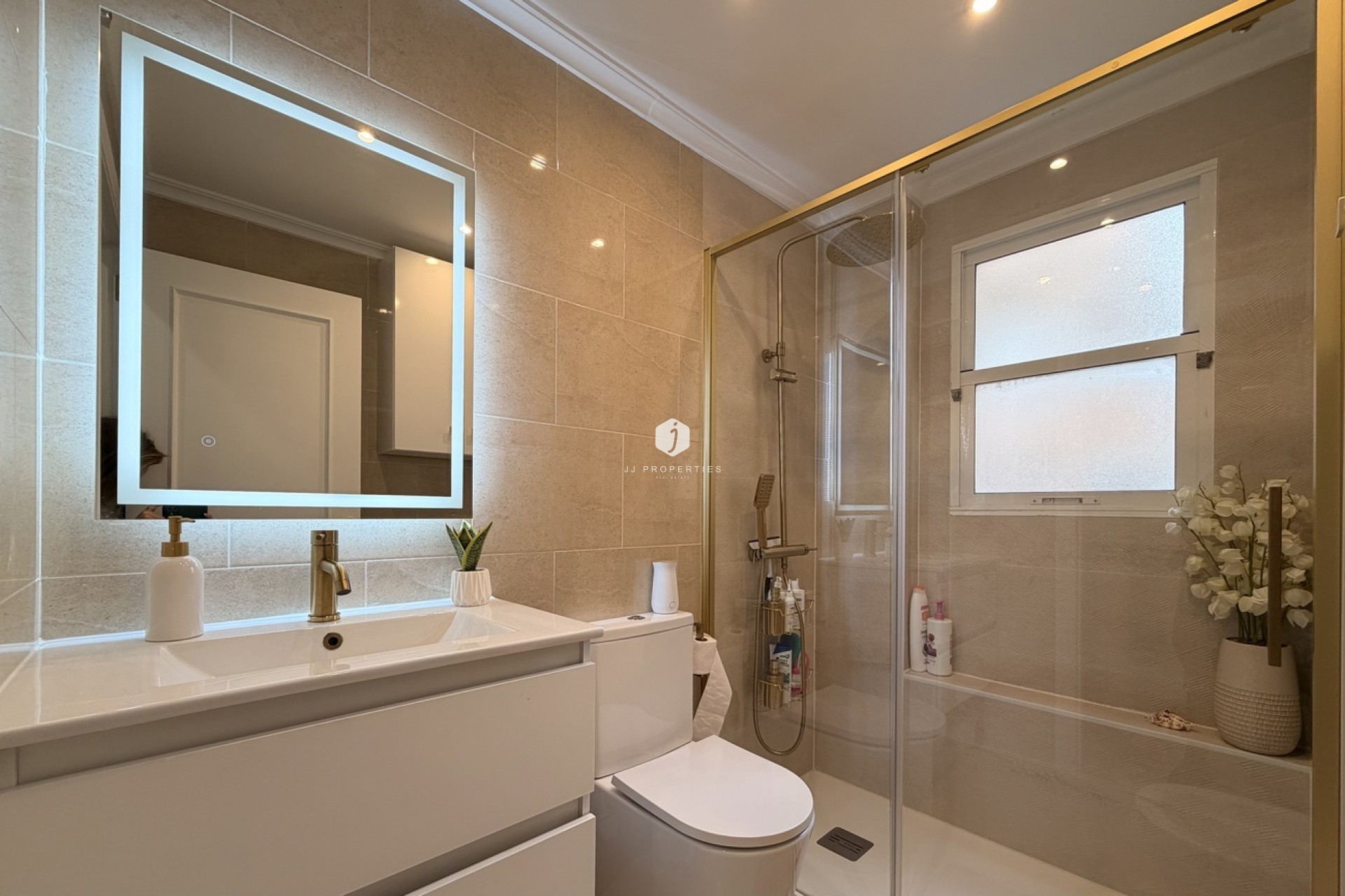 Tweedehands - Appartement / flat -
Torrevieja - Costa Blanca