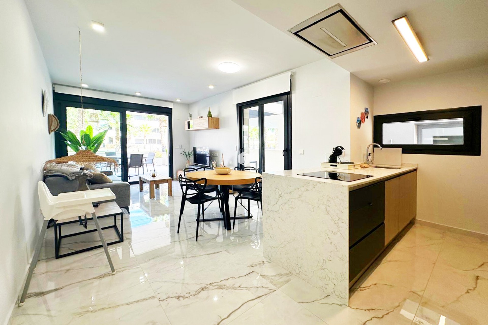 Tweedehands - Appartement / flat -
Torrevieja - Costa Blanca