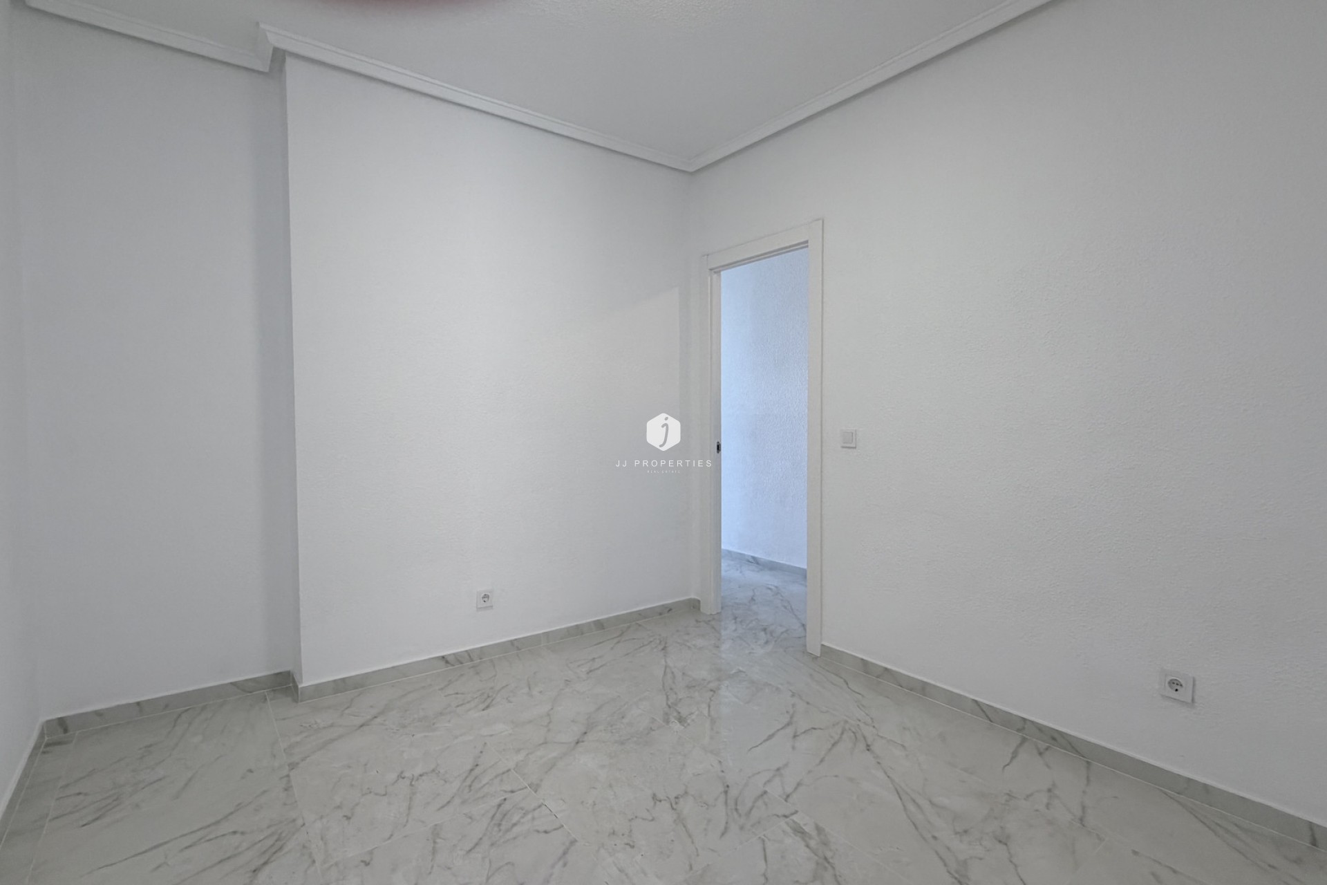 Tweedehands - Appartement / flat -
Torrevieja - Costa Blanca