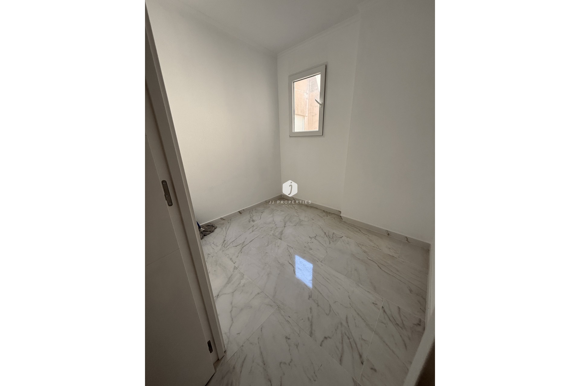 Tweedehands - Appartement / flat -
Torrevieja - Costa Blanca