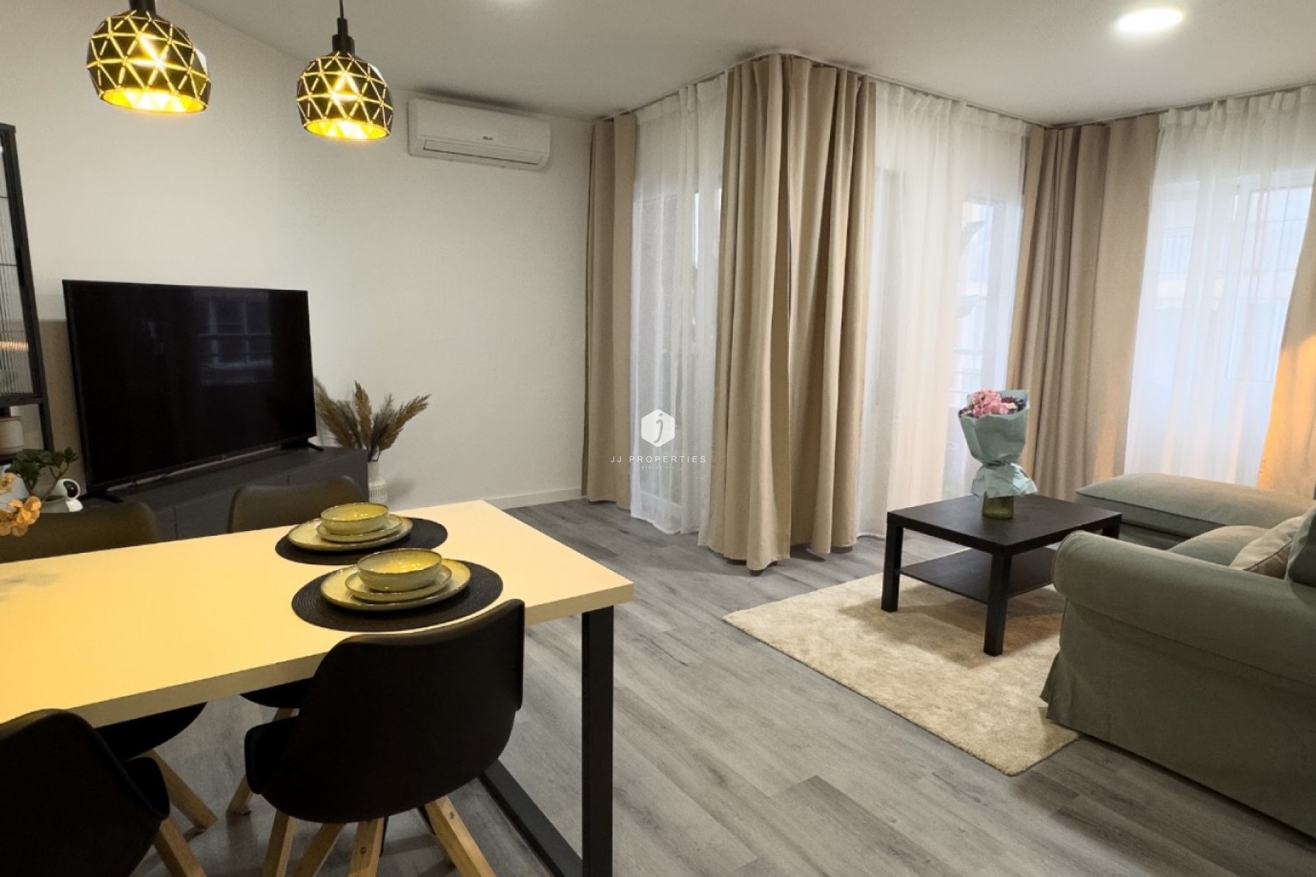 Tweedehands - Appartement / flat -
Torrevieja - Costa Blanca