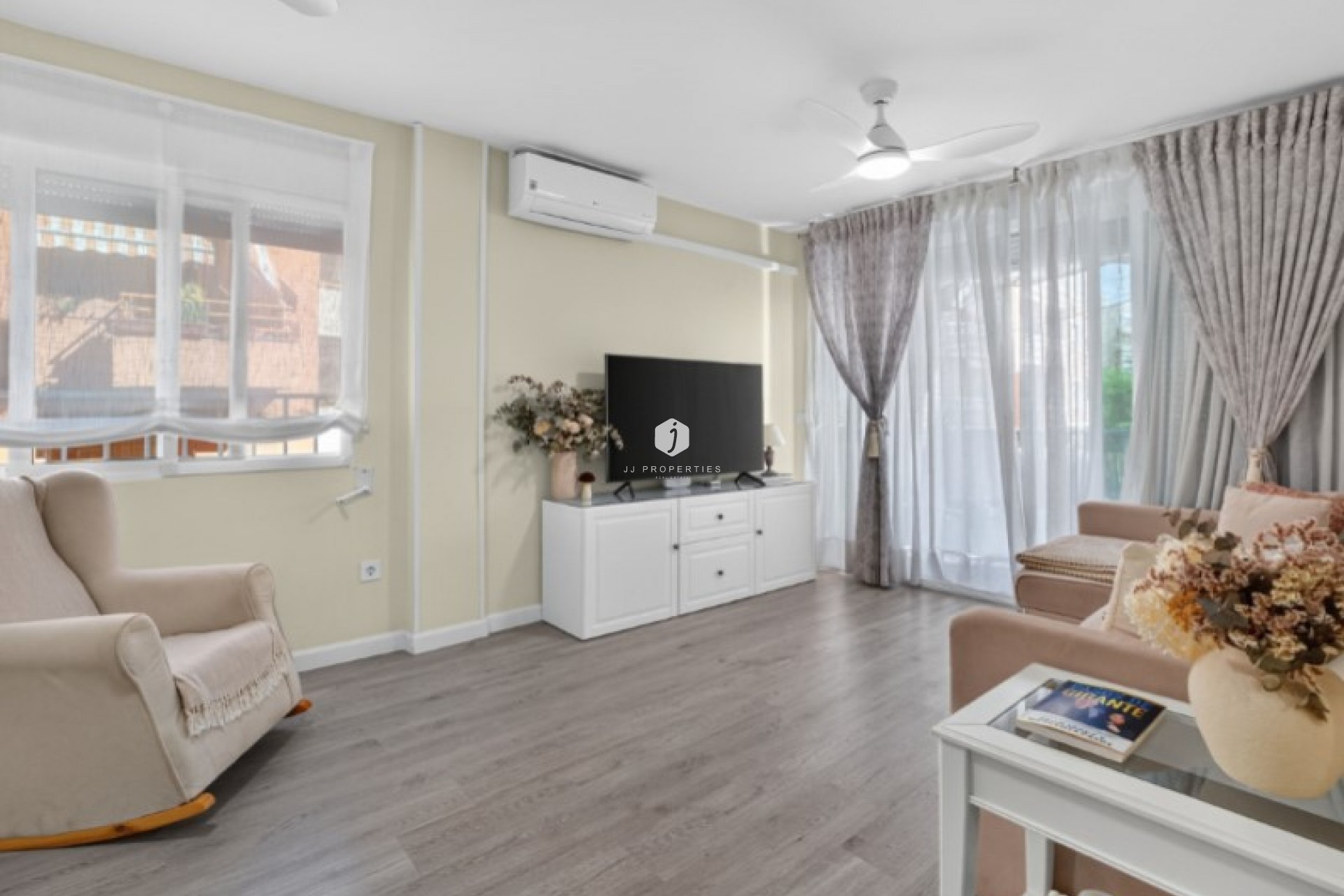 Tweedehands - Appartement / flat -
Torrevieja - Costa Blanca