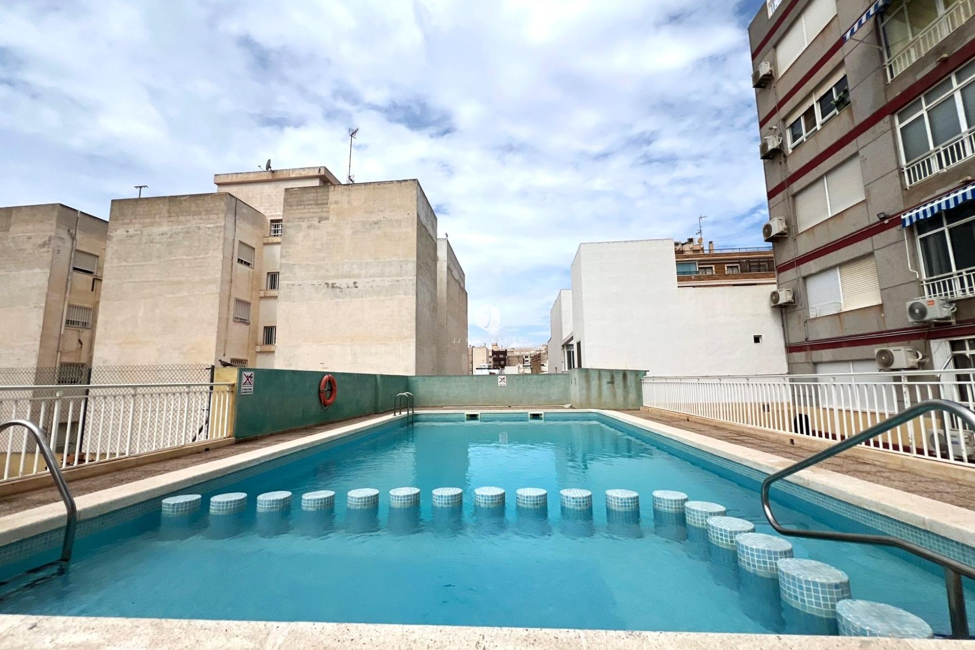 Tweedehands - Appartement / flat -
Torrevieja - El molino