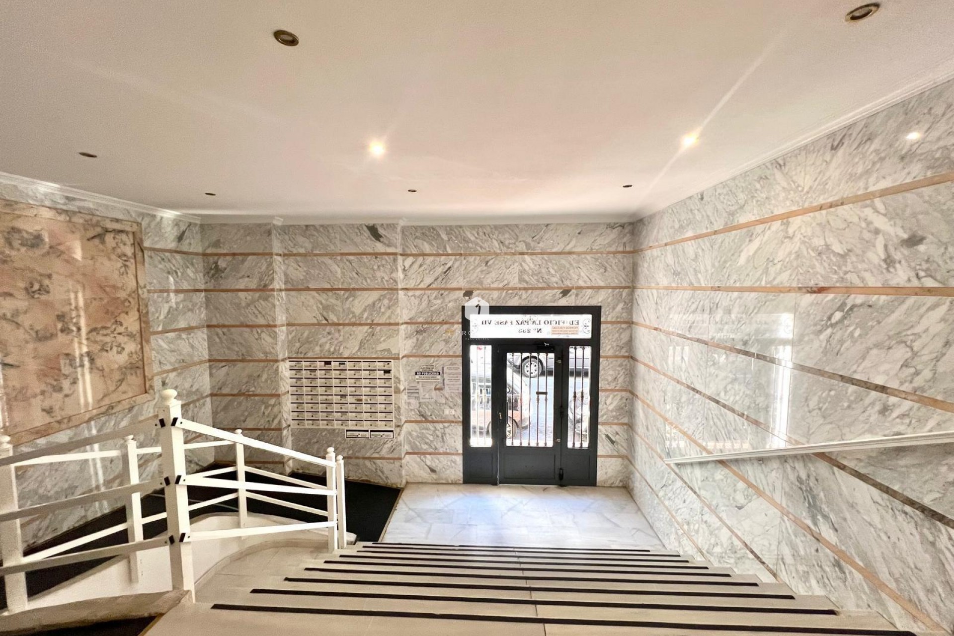 Tweedehands - Appartement / flat -
Torrevieja - Estacion de autobuses