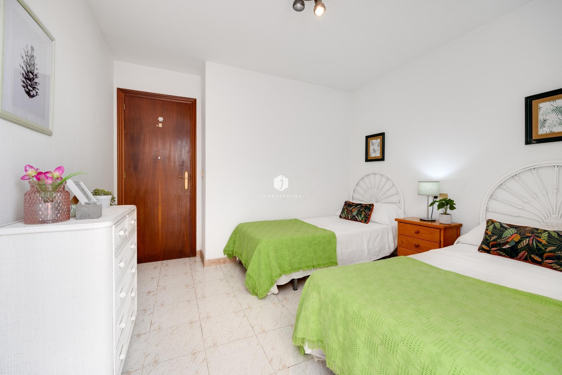 Tweedehands - Appartement / flat -
Torrevieja - Estacion de autobuses