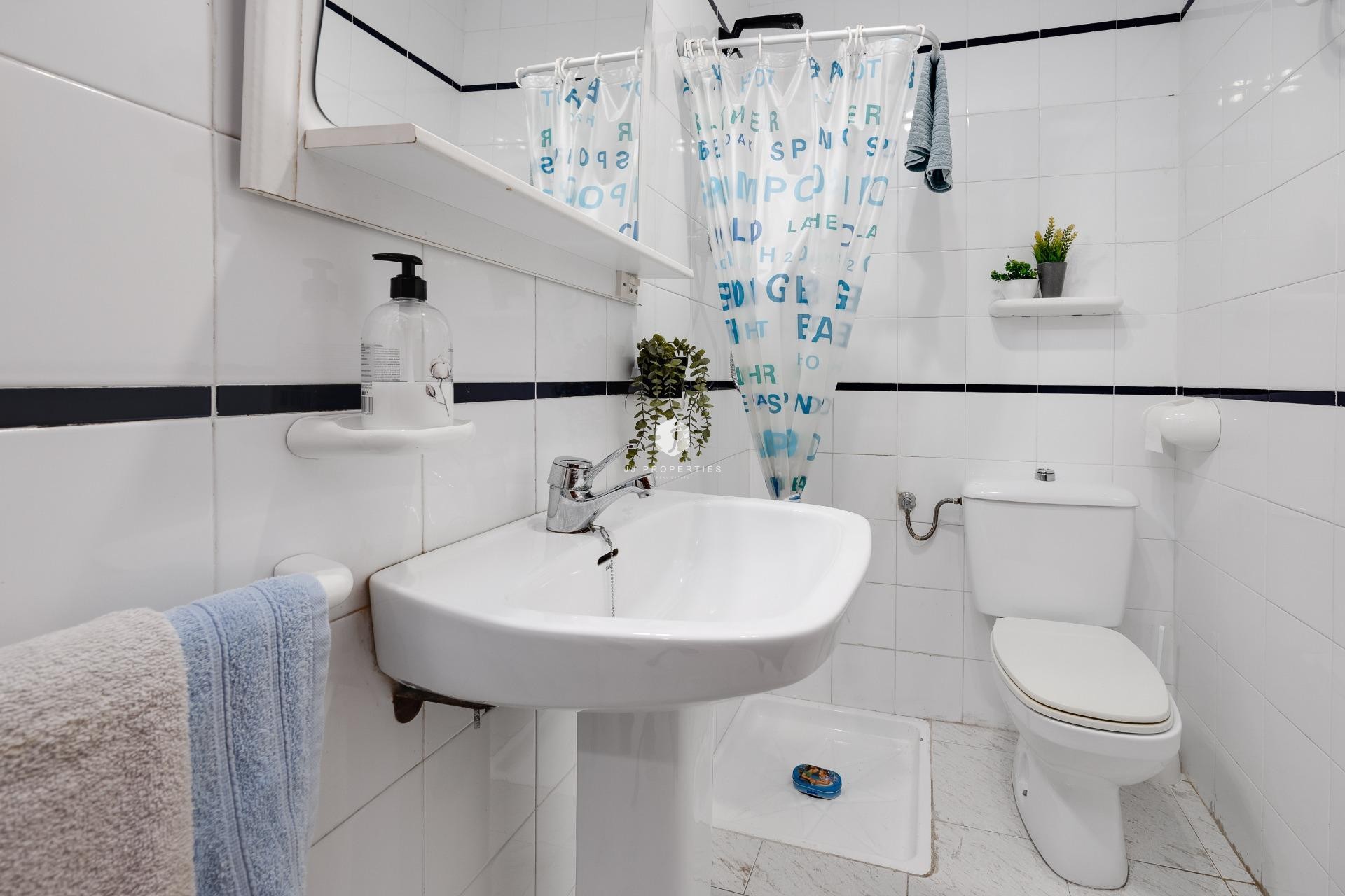 Tweedehands - Appartement / flat -
Torrevieja - Estacion de autobuses