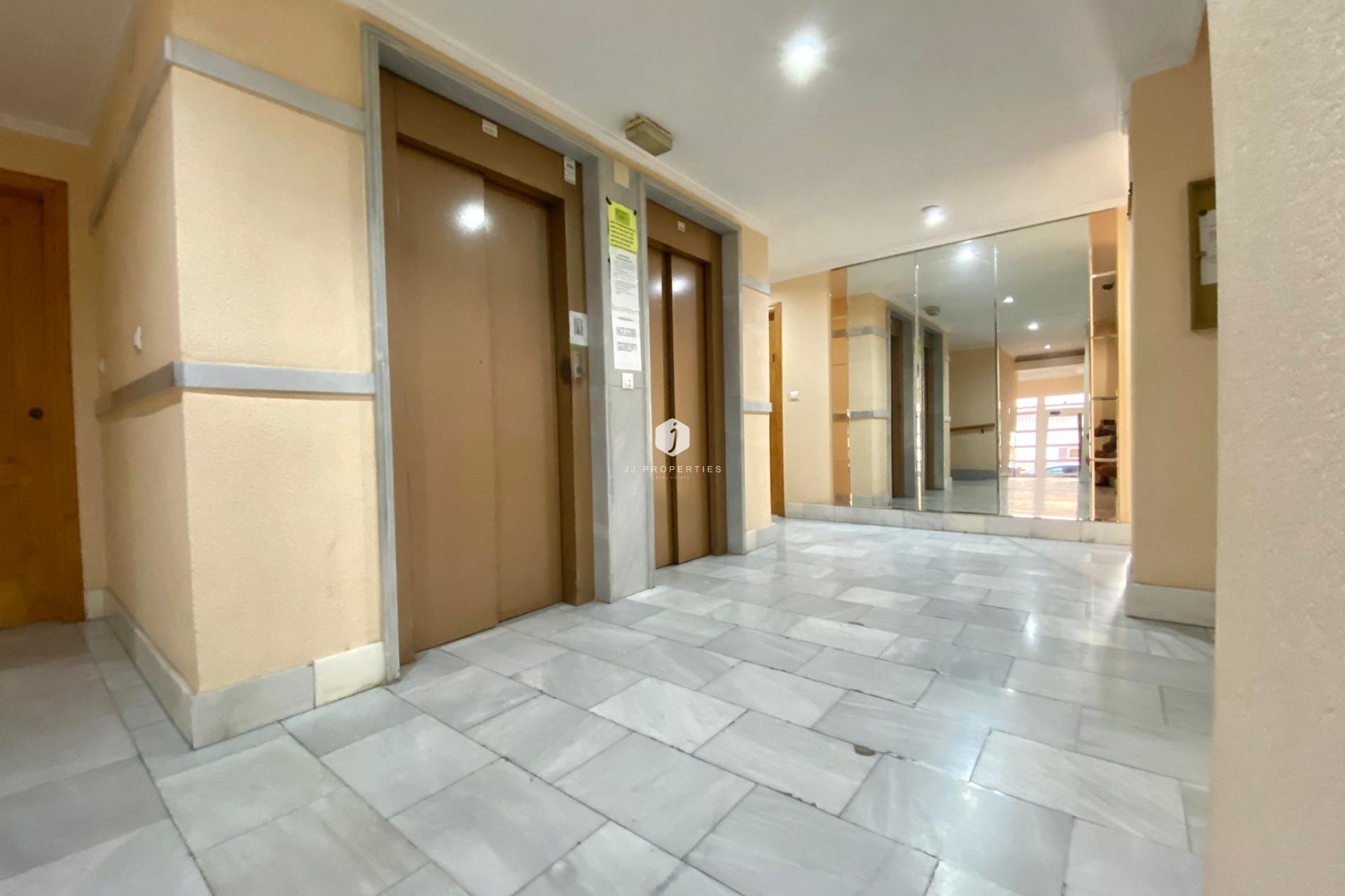 Tweedehands - Appartement / flat -
Torrevieja - Estacion de autobuses