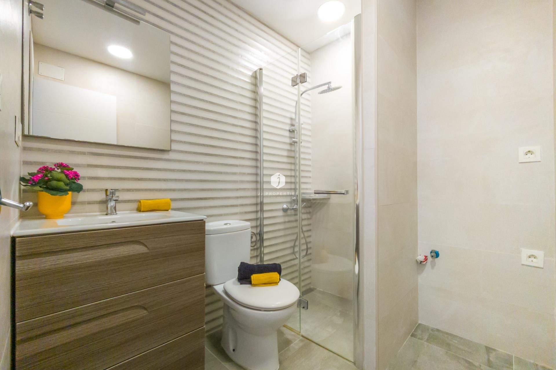 Tweedehands - Appartement / flat -
Torrevieja - Estacion de autobuses