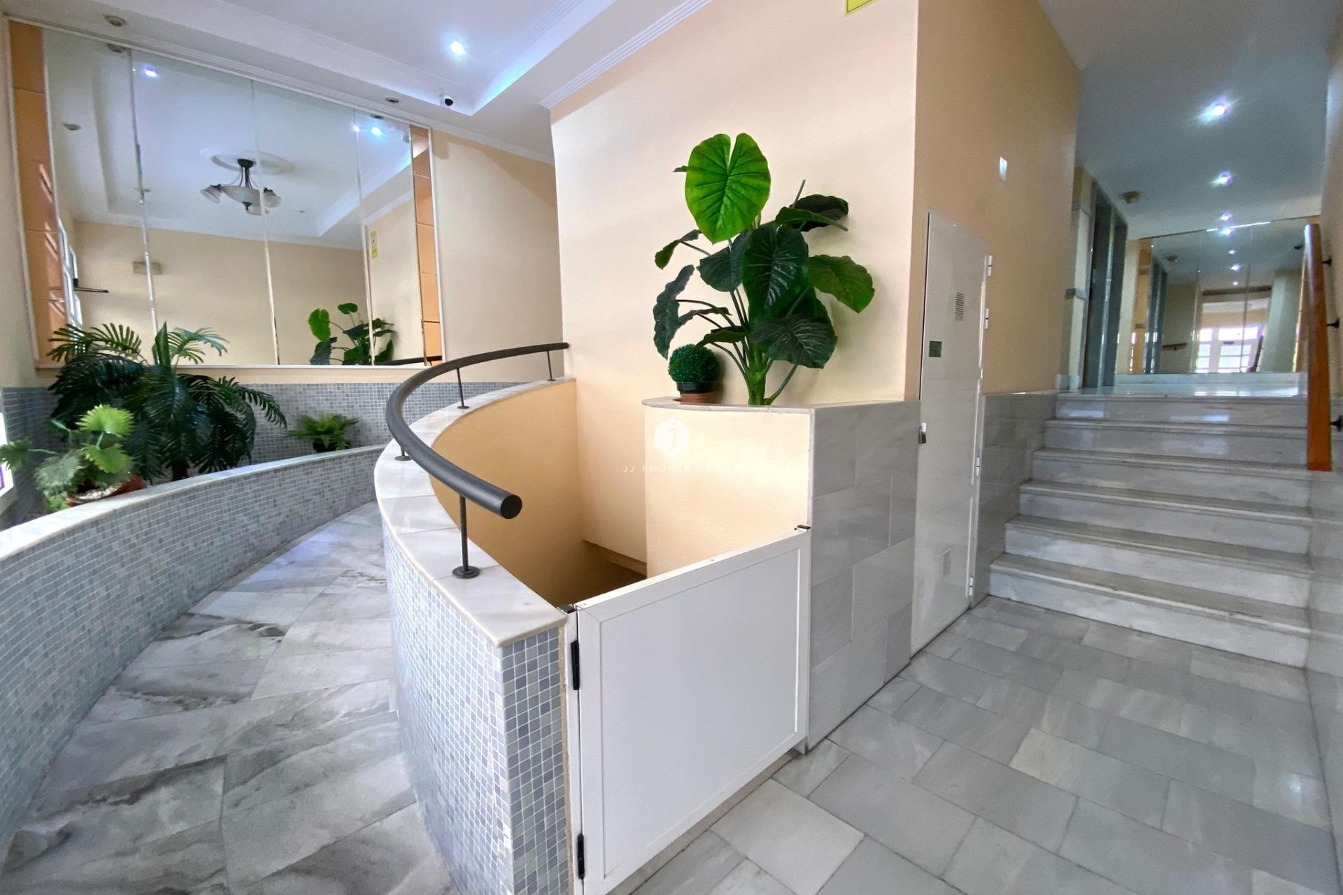 Tweedehands - Appartement / flat -
Torrevieja - Estacion de autobuses