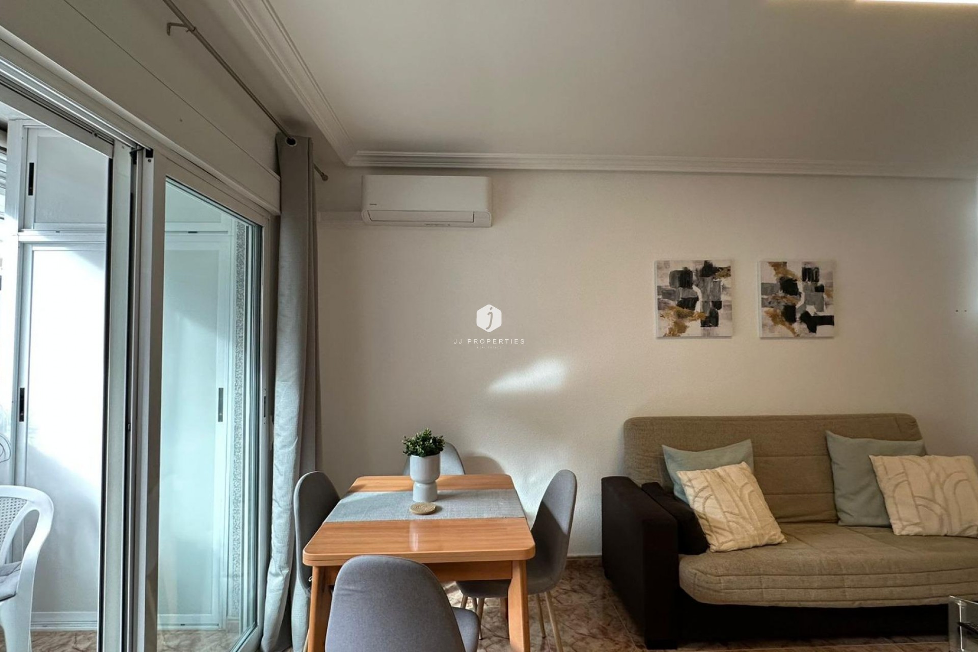 Tweedehands - Appartement / flat -
Torrevieja - Estacion de autobuses