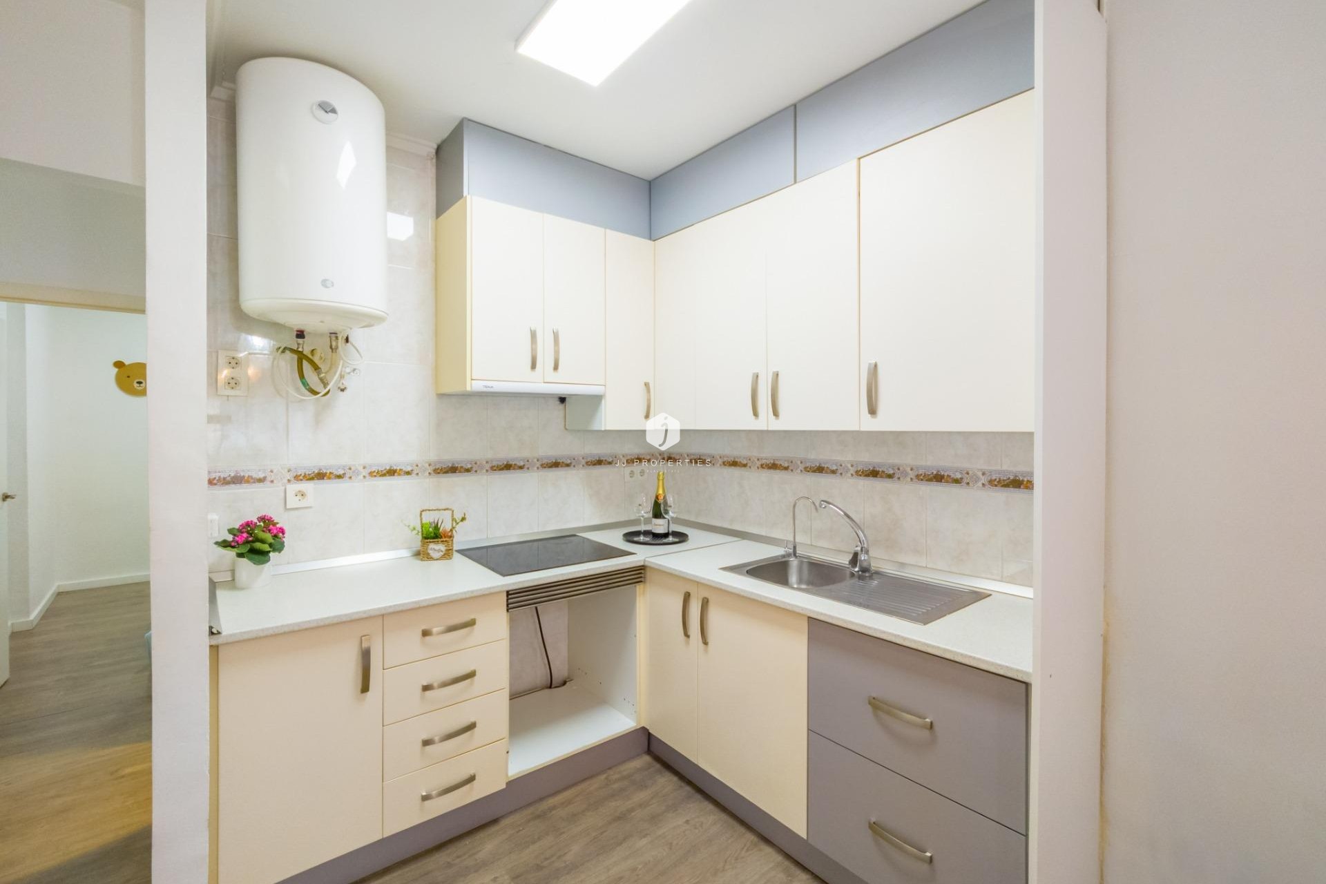 Tweedehands - Appartement / flat -
Torrevieja - Estacion de autobuses