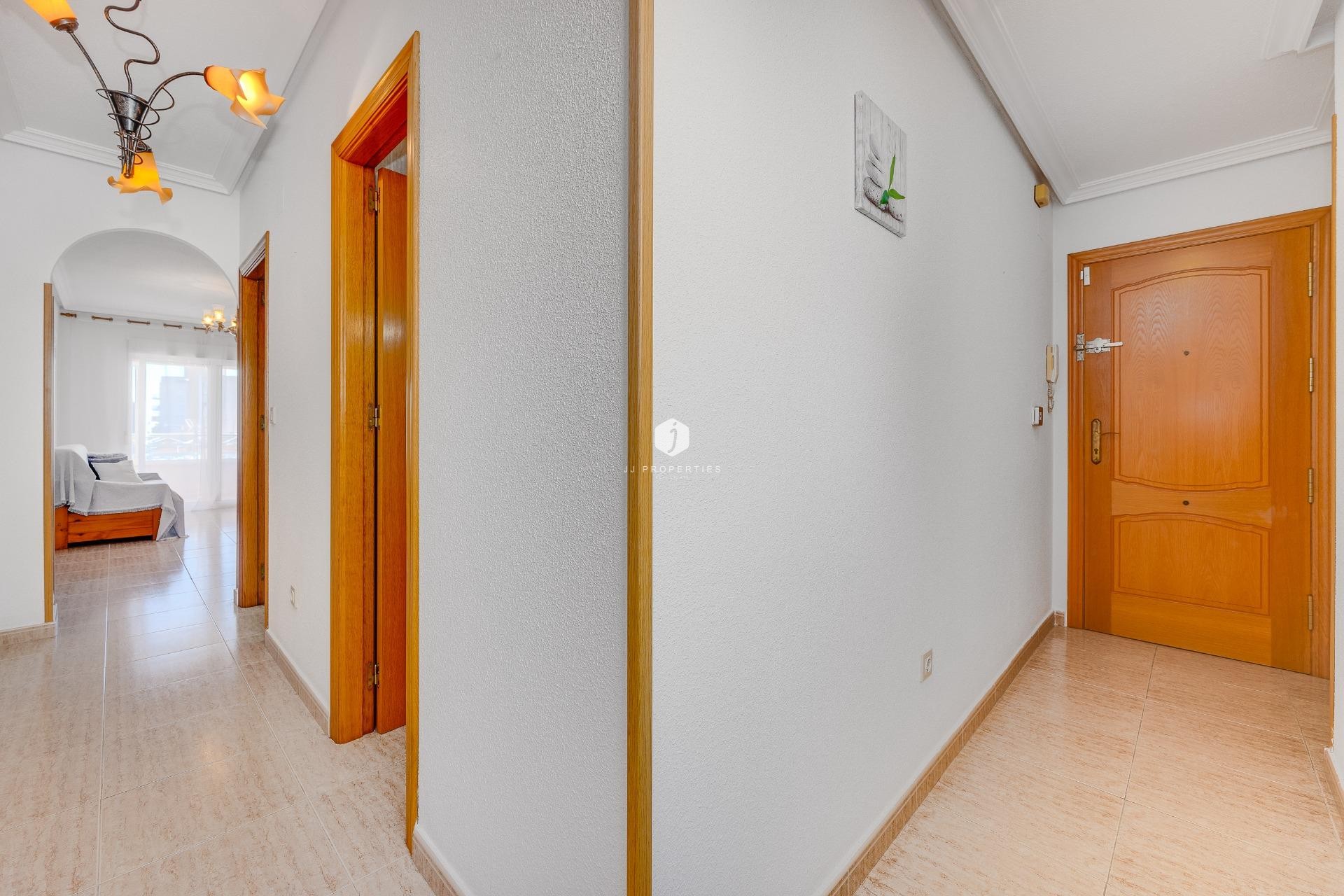 Tweedehands - Appartement / flat -
Torrevieja - Estacion de autobuses