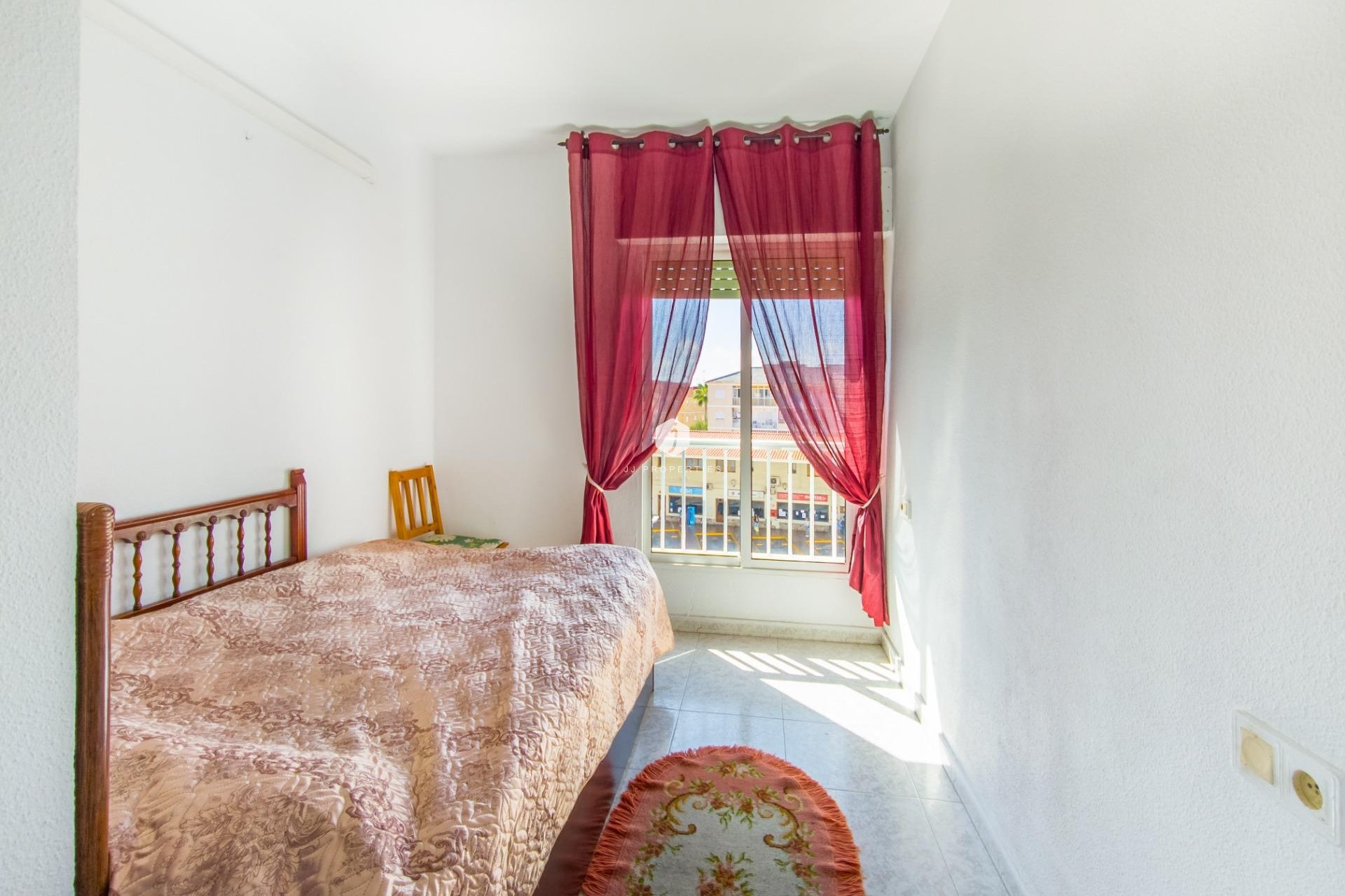 Tweedehands - Appartement / flat -
Torrevieja - Estacion de autobuses