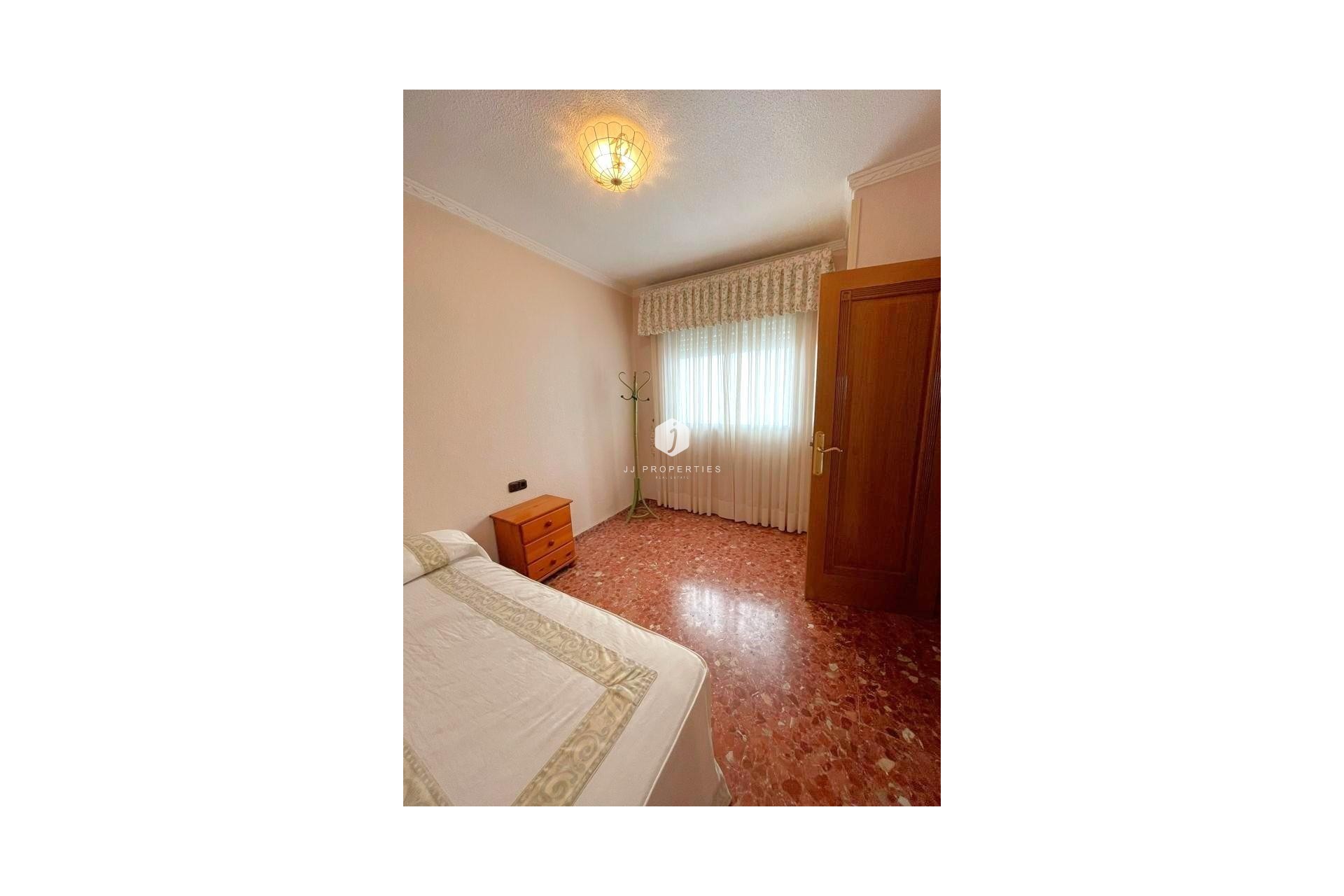 Tweedehands - Appartement / flat -
Torrevieja - Estacion de autobuses