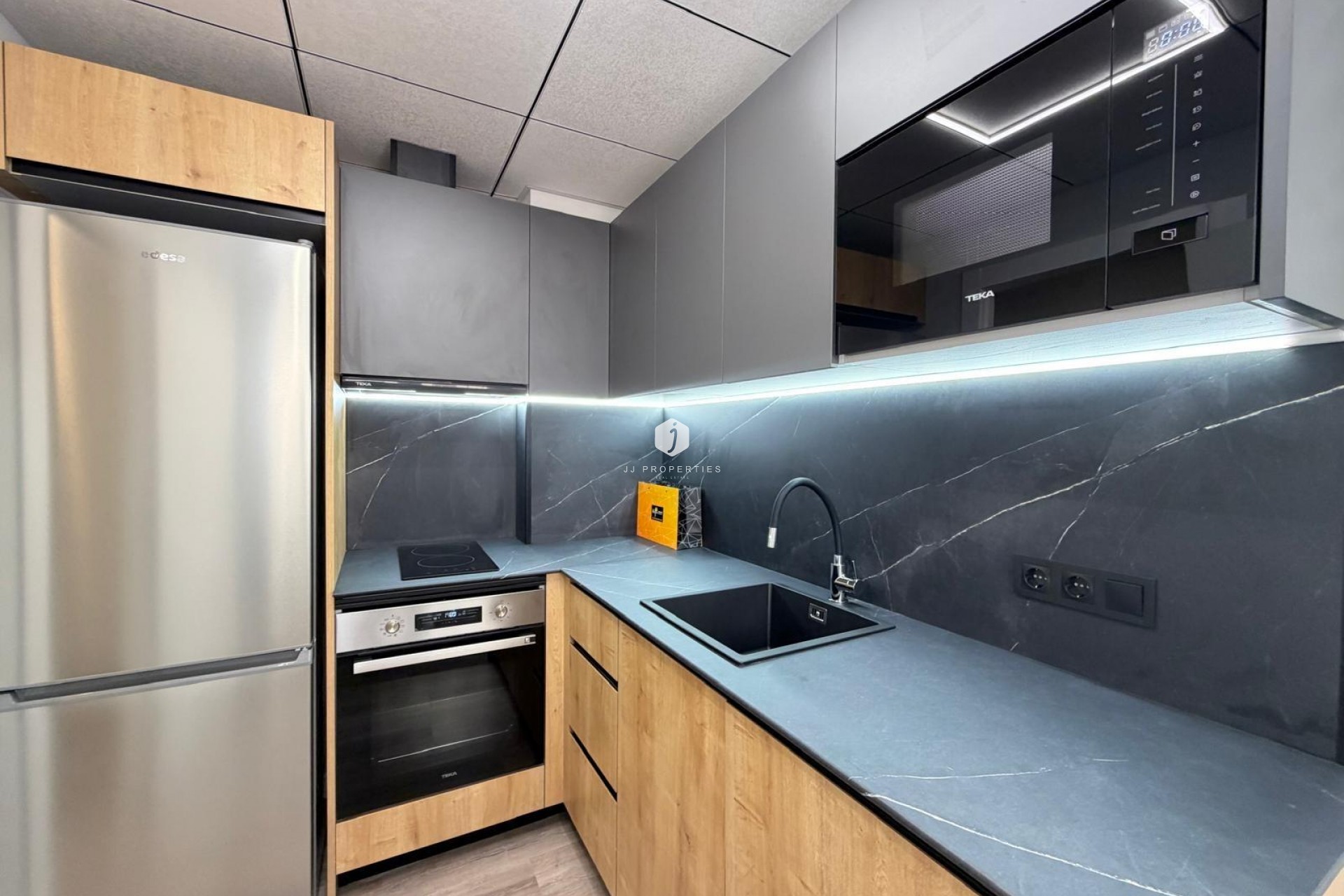 Tweedehands - Appartement / flat -
Torrevieja - Estacion de autobuses