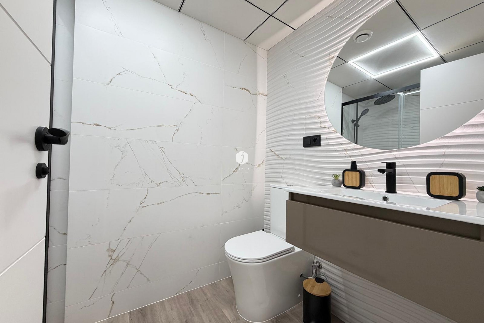 Tweedehands - Appartement / flat -
Torrevieja - Estacion de autobuses