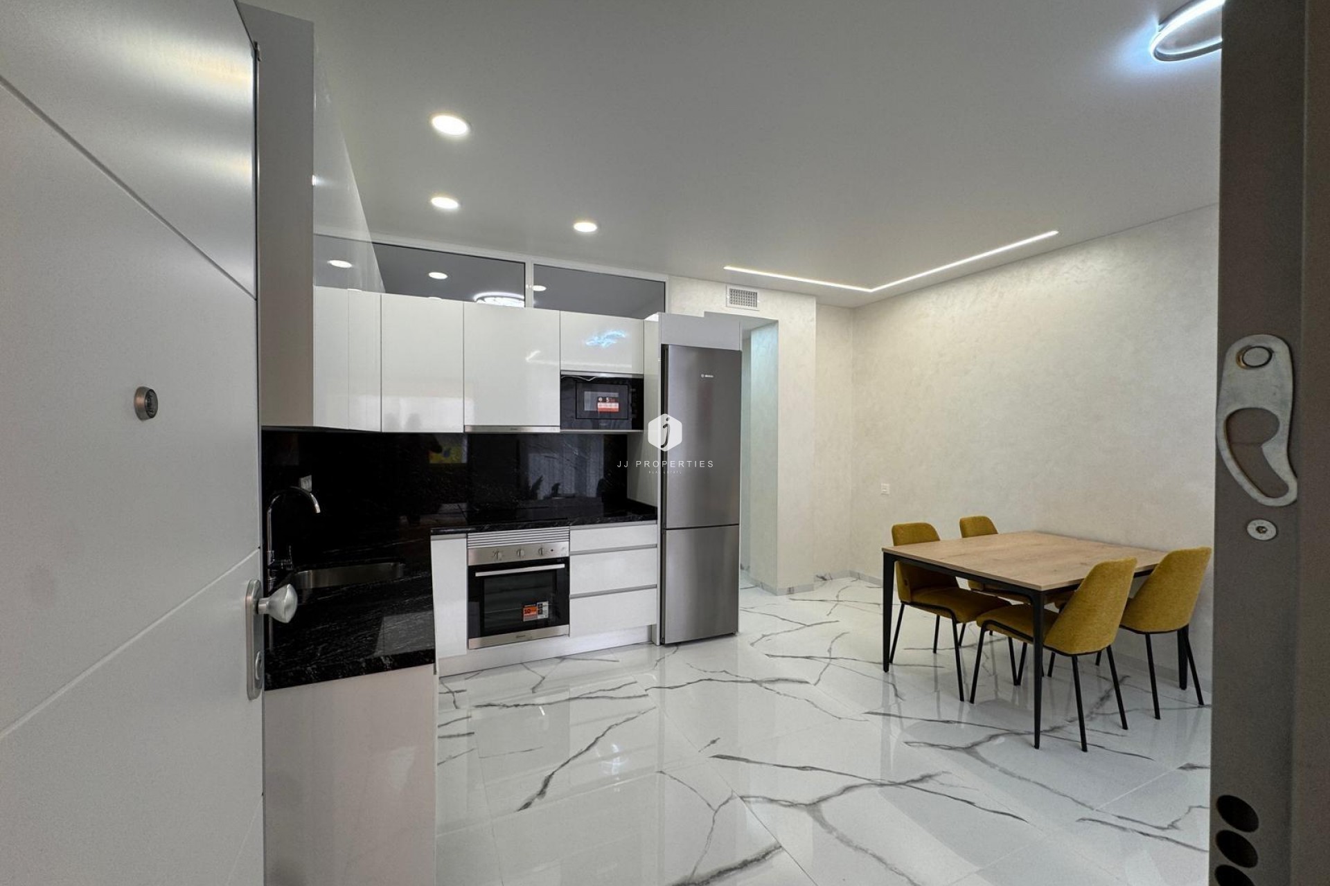 Tweedehands - Appartement / flat -
Torrevieja - Estacion de autobuses