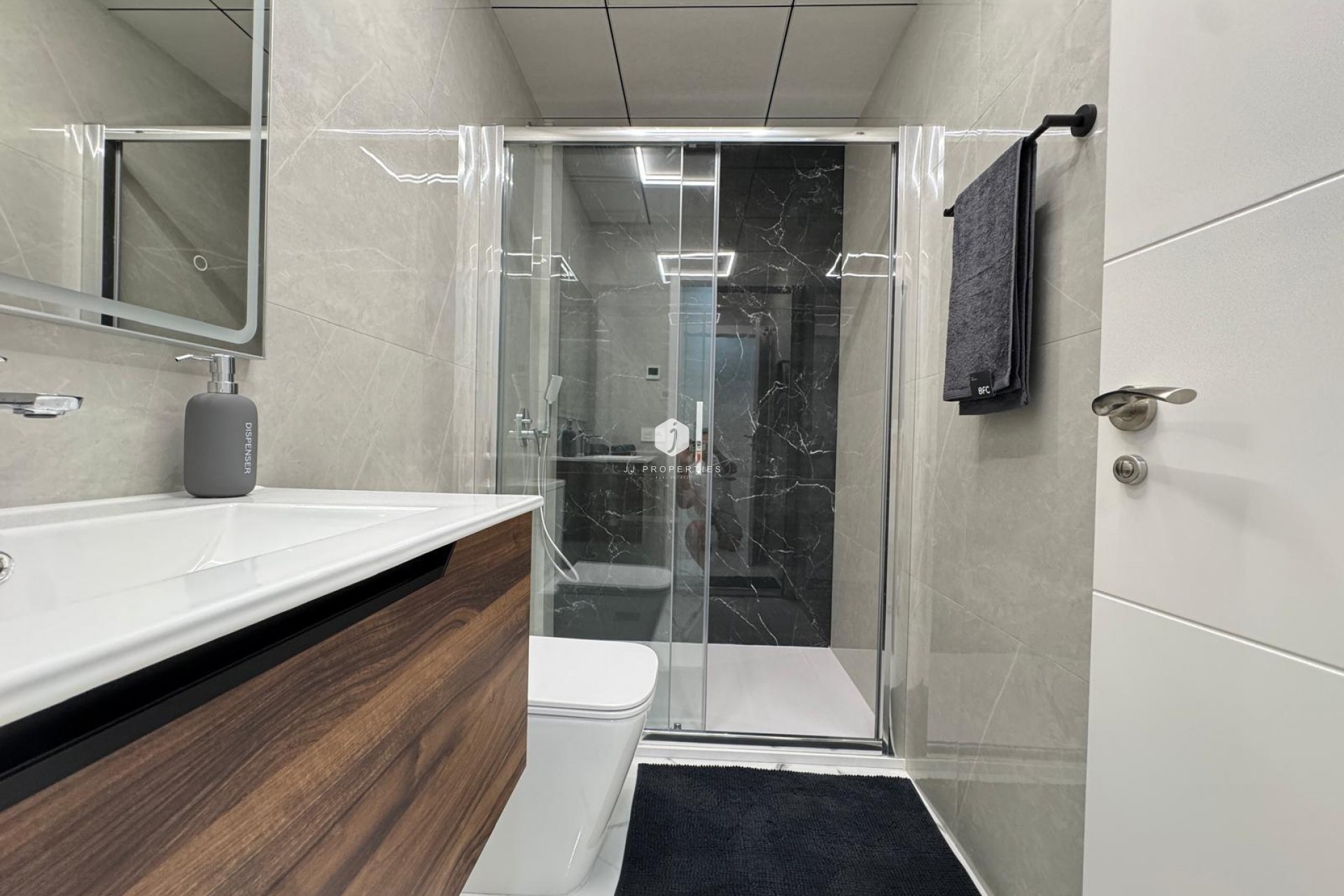 Tweedehands - Appartement / flat -
Torrevieja - Estacion de autobuses