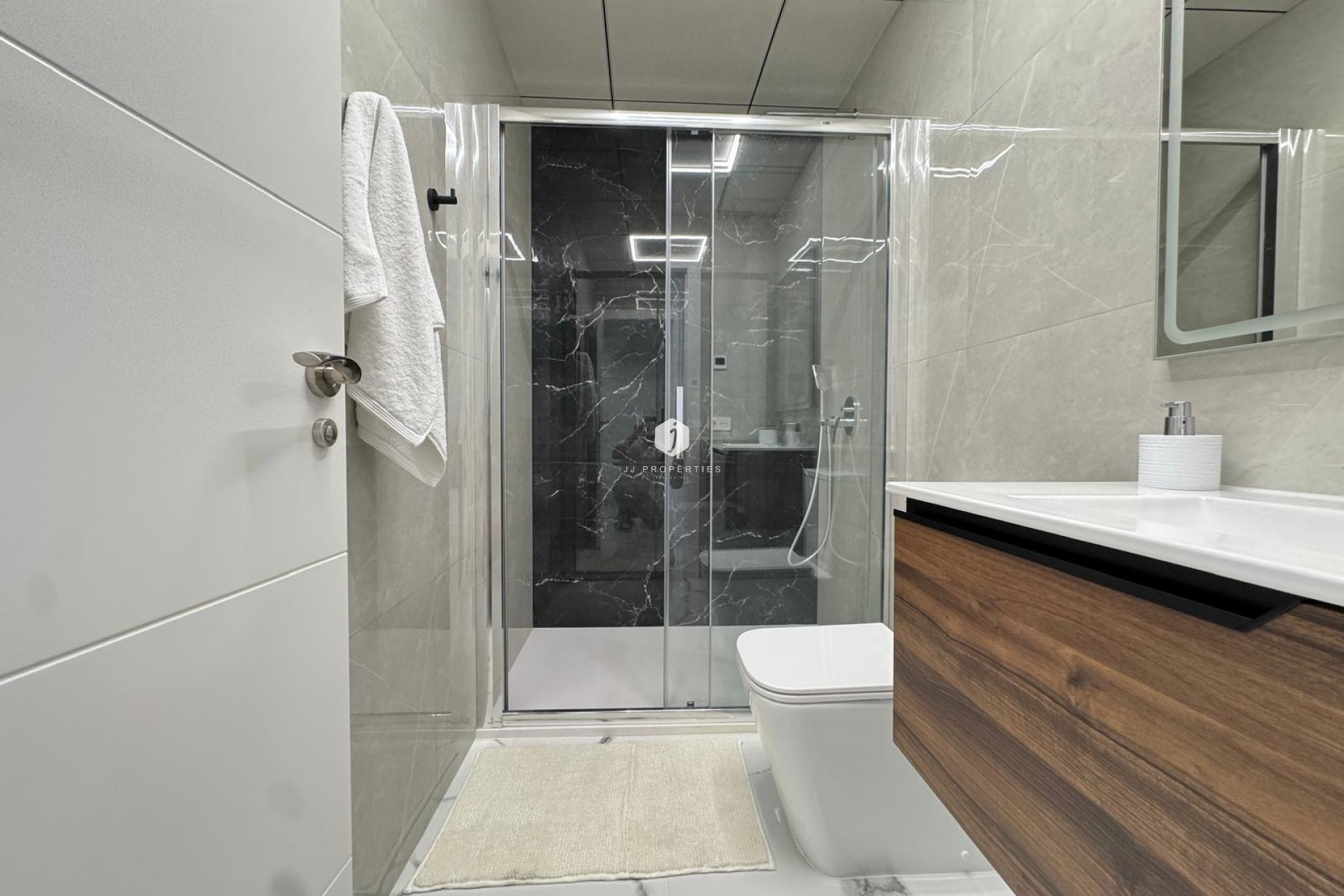 Tweedehands - Appartement / flat -
Torrevieja - Estacion de autobuses