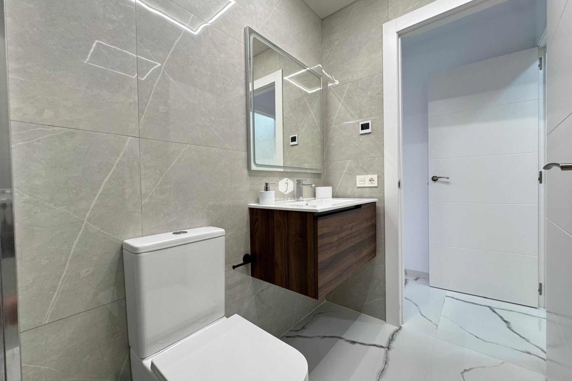 Tweedehands - Appartement / flat -
Torrevieja - Estacion de autobuses