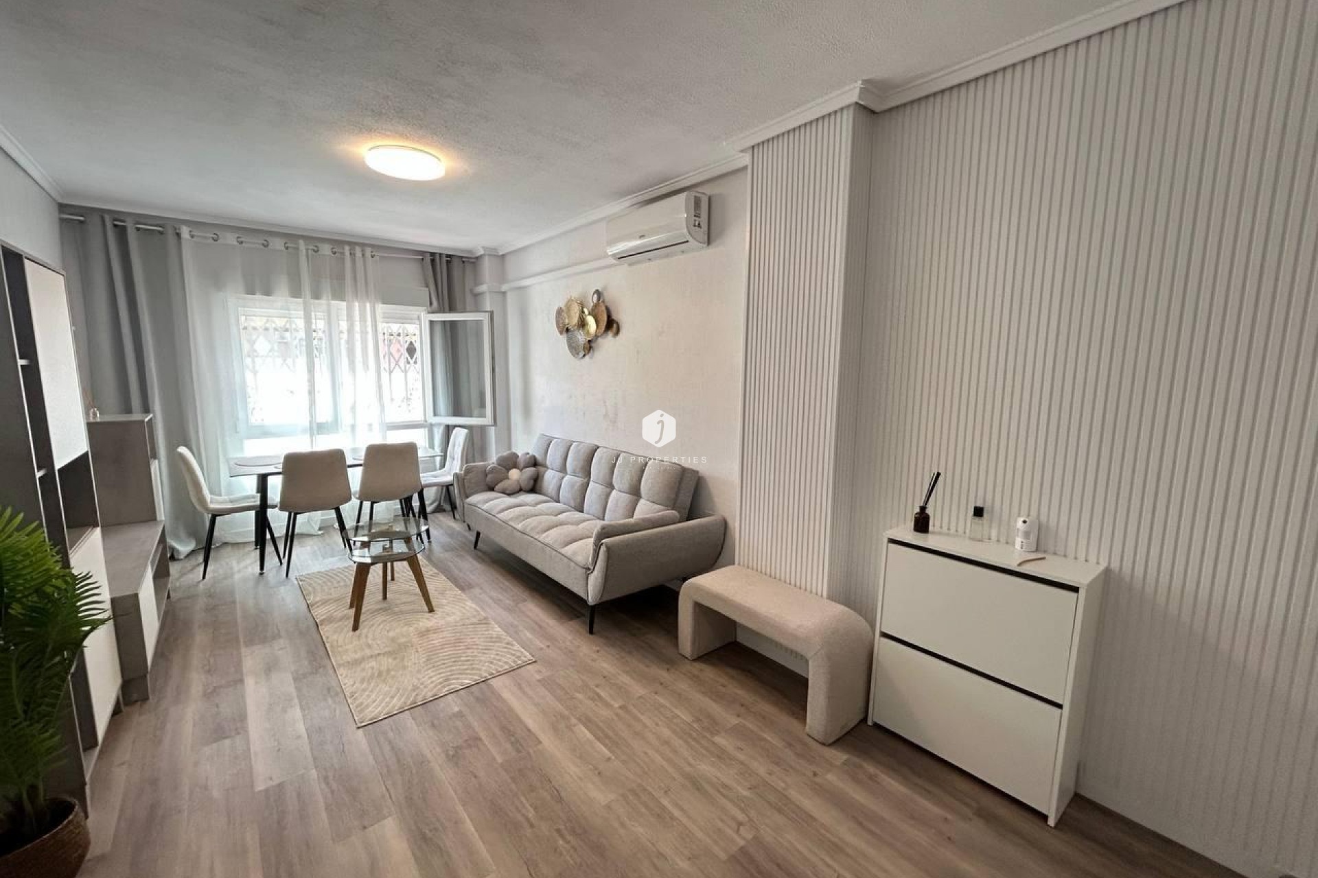 Tweedehands - Appartement / flat -
Torrevieja - Estacion de autobuses
