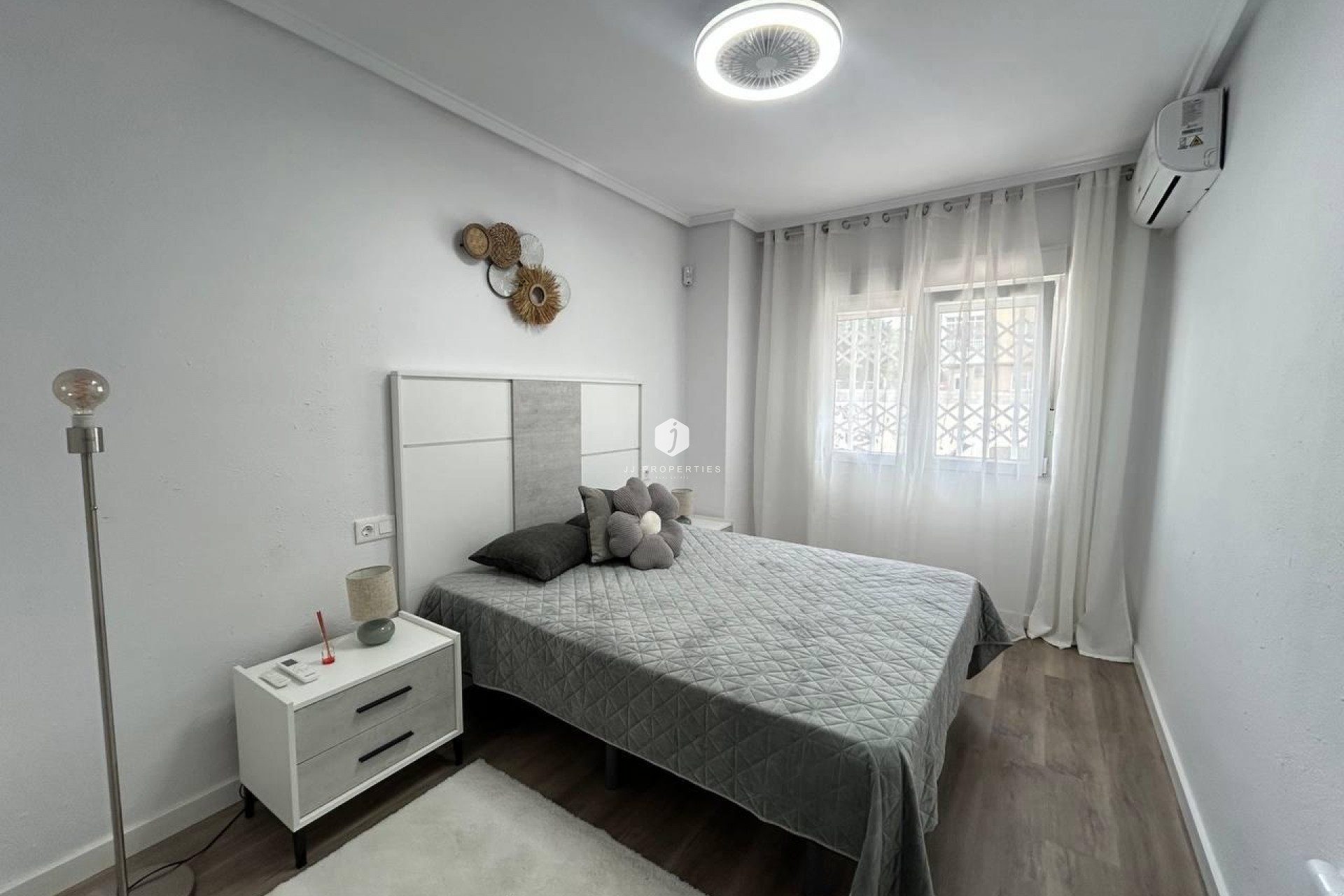 Tweedehands - Appartement / flat -
Torrevieja - Estacion de autobuses