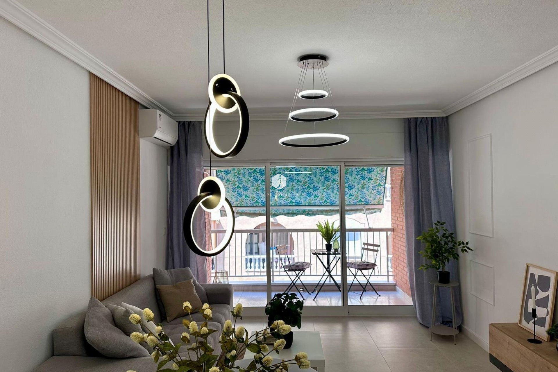 Tweedehands - Appartement / flat -
Torrevieja - Estacion de autobuses