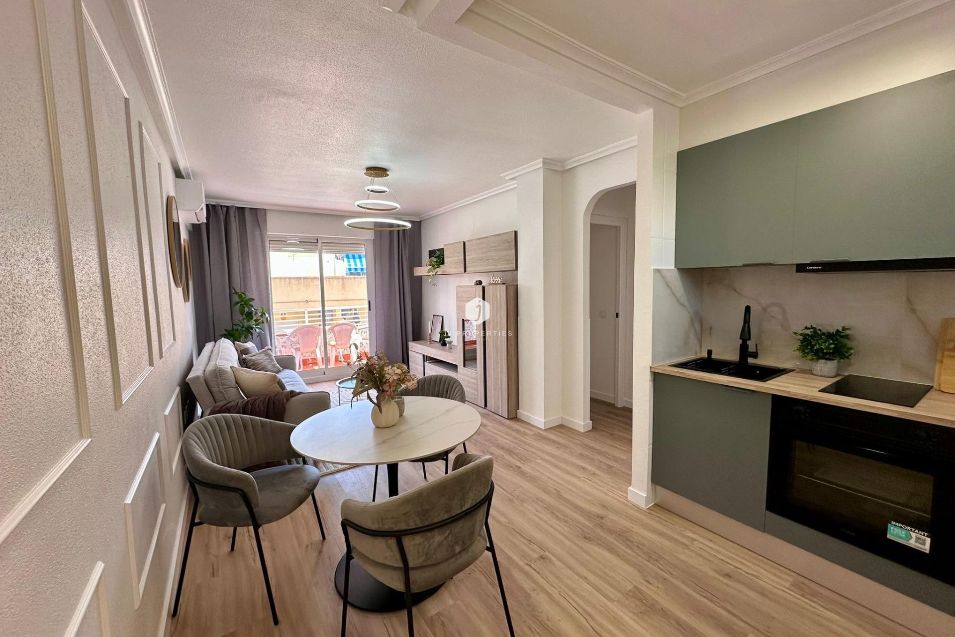 Tweedehands - Appartement / flat -
Torrevieja - Habaneras