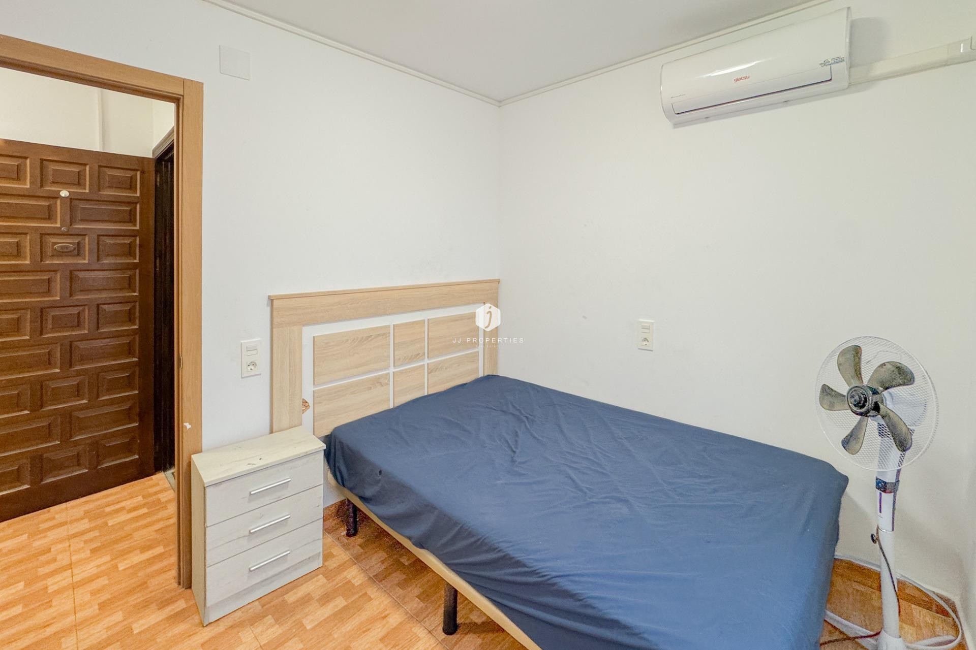 Tweedehands - Appartement / flat -
Torrevieja - La Mata Pueblo