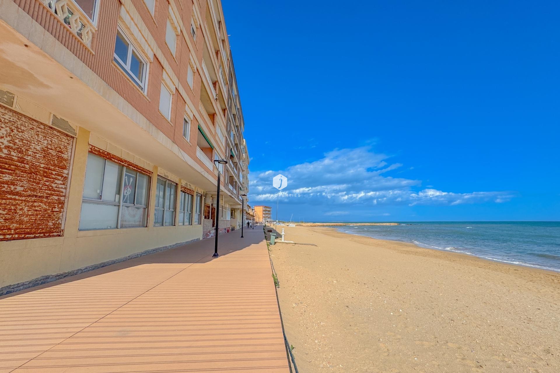 Tweedehands - Appartement / flat -
Torrevieja - La Mata Pueblo