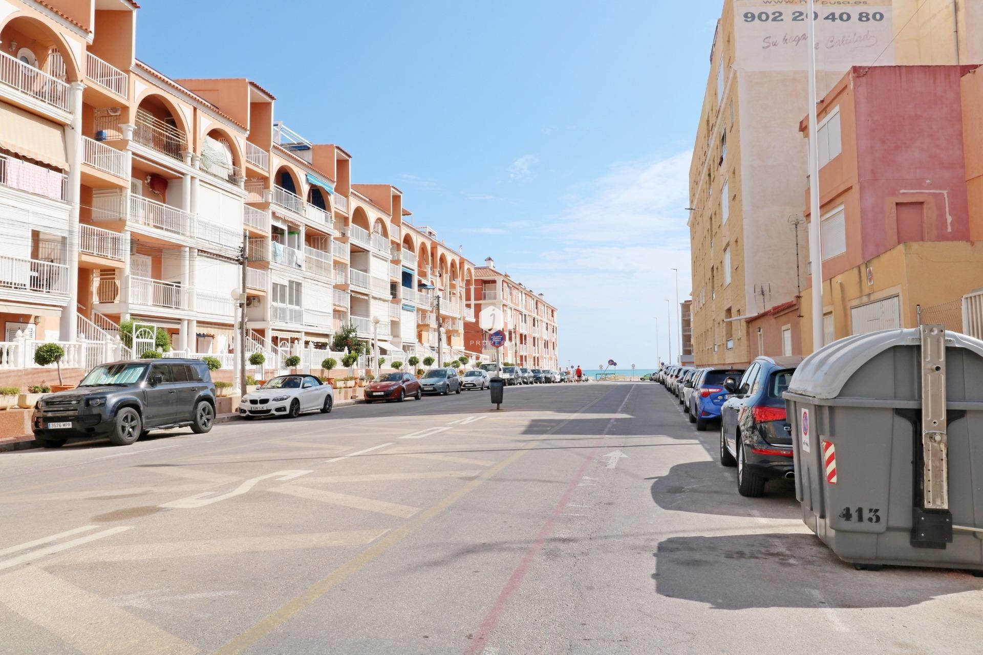 Tweedehands - Appartement / flat -
Torrevieja - La Mata Pueblo