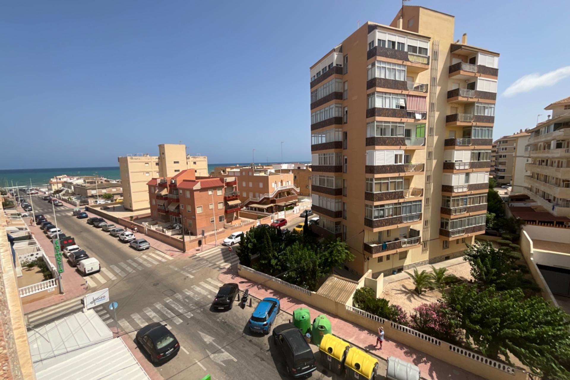 Tweedehands - Appartement / flat -
Torrevieja - La Mata